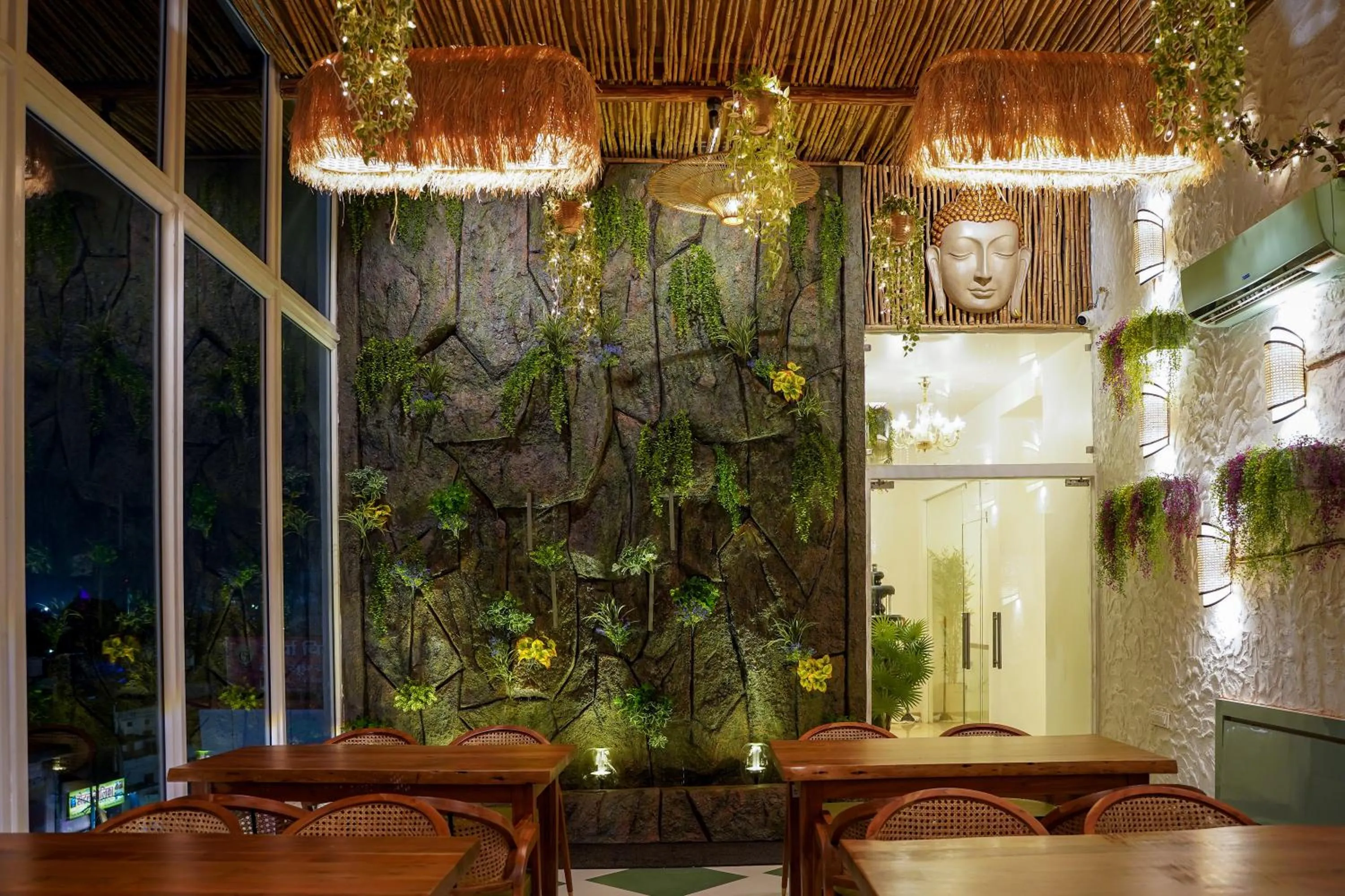 Restaurant/places to eat in Sugar Stars Inn