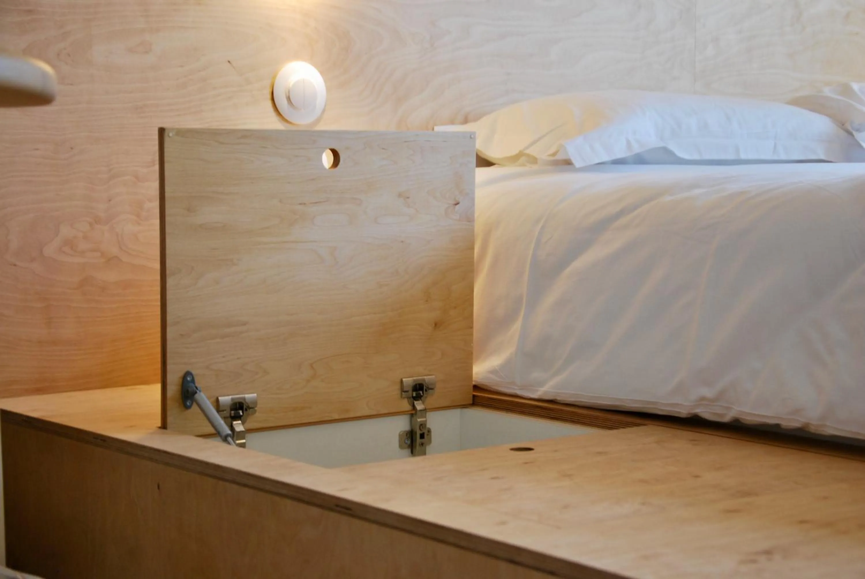 storage, Bed in Hôtel Life Marseille VP - Vieux Port