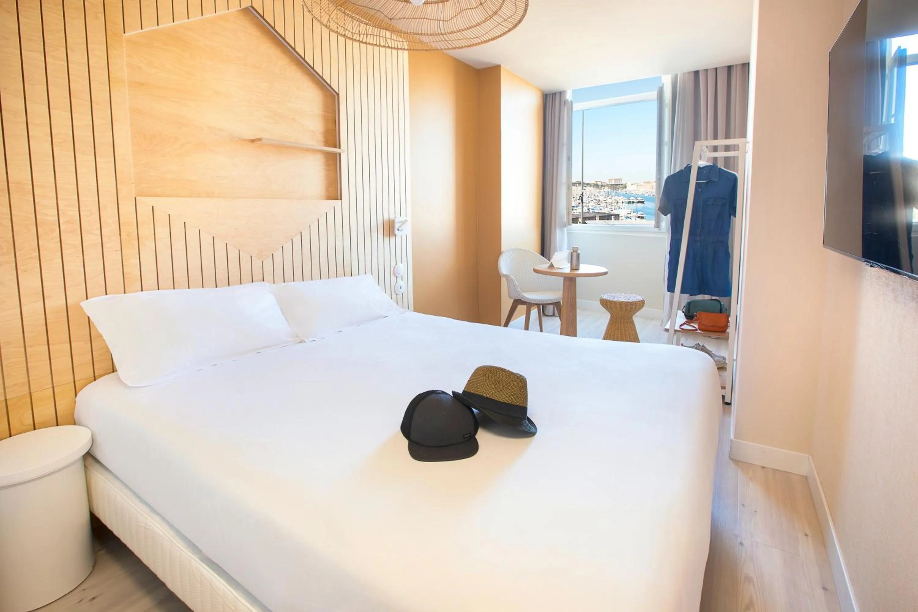 Bed in Hôtel Life Marseille VP - Vieux Port