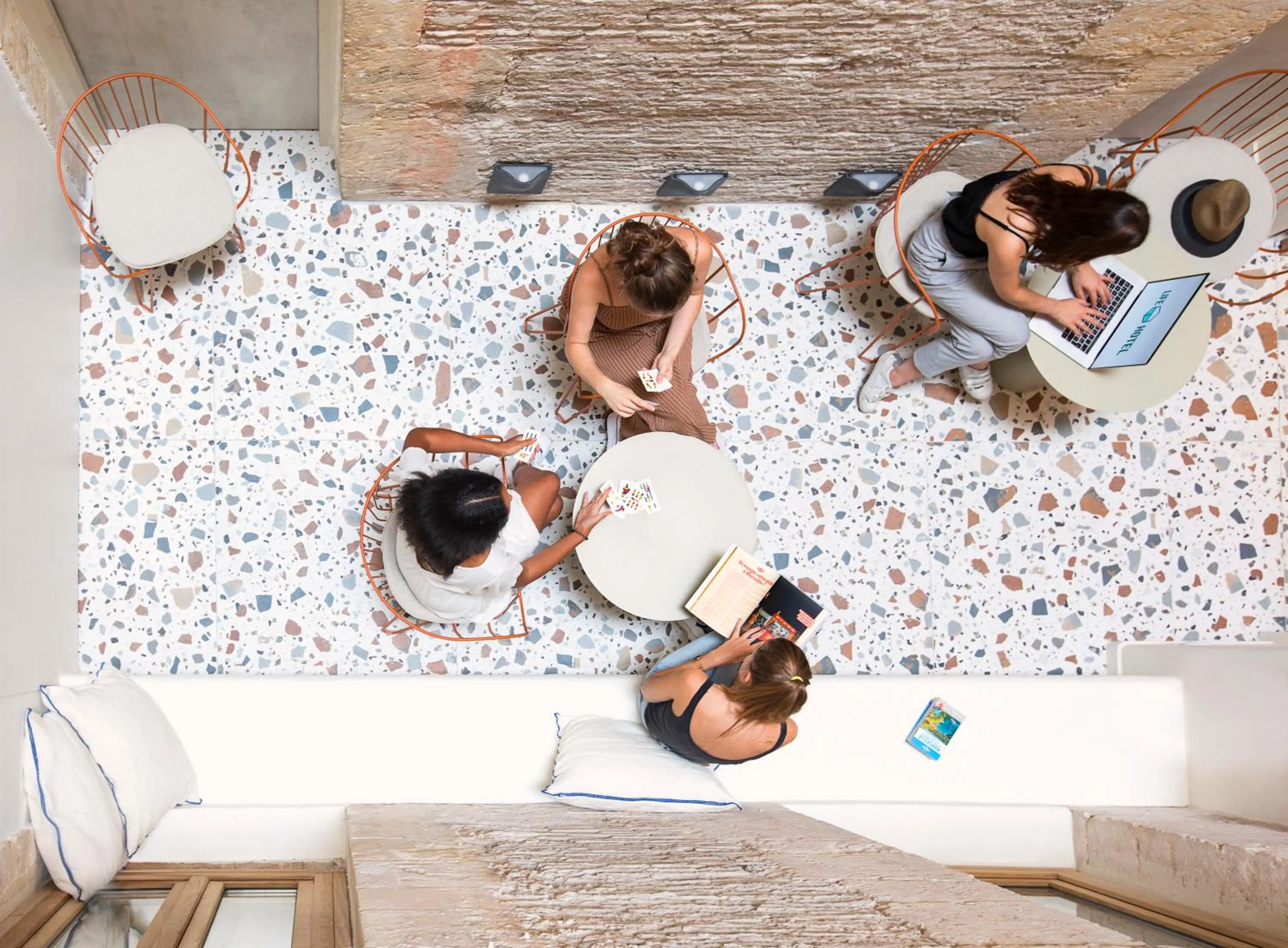 Patio in Hôtel Life Marseille VP - Vieux Port