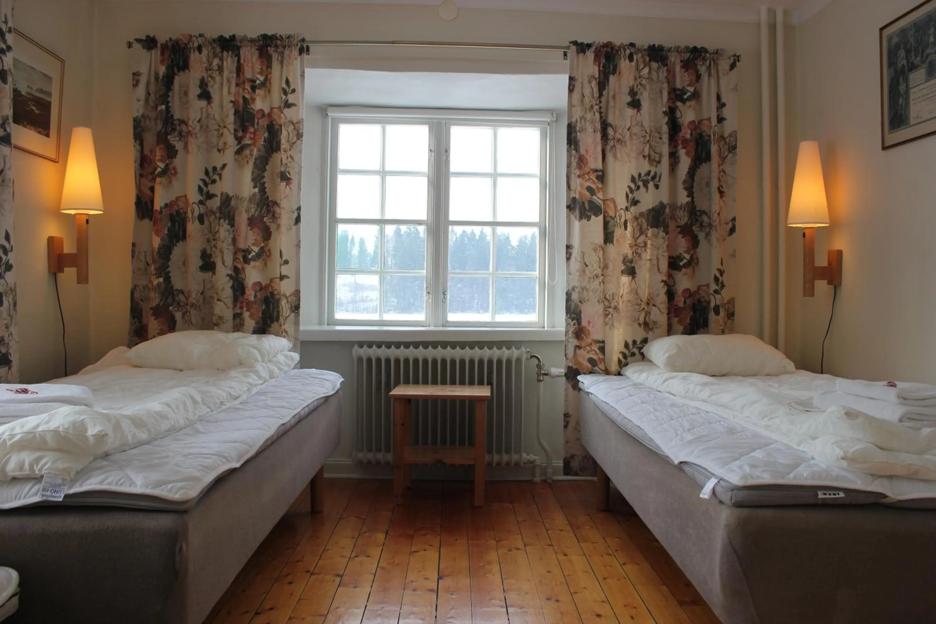 Photo of the whole room, Bed in Öster Malma vandrarhem