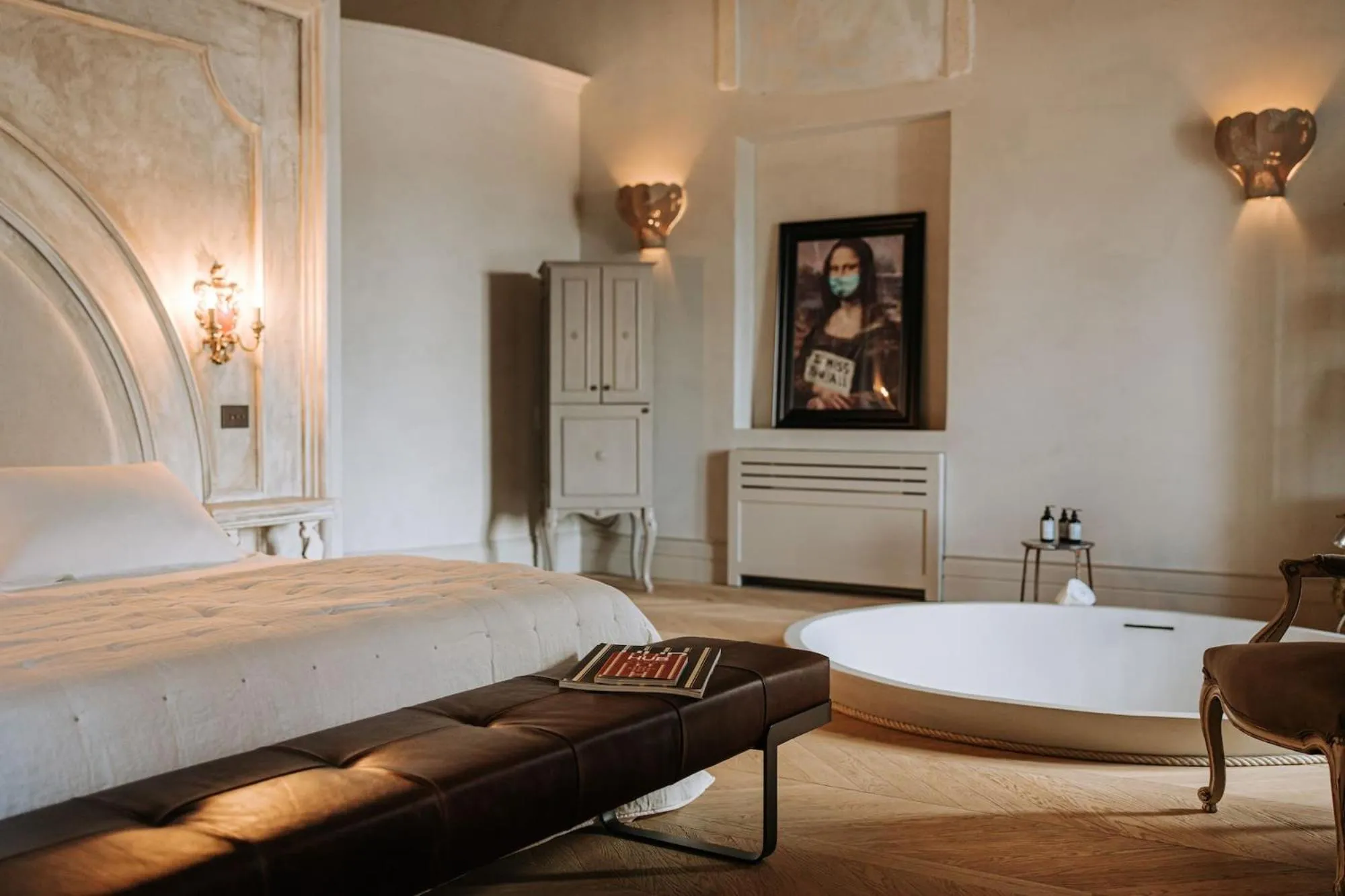 Bed in Paragon 700 Boutique Hotel & SPA