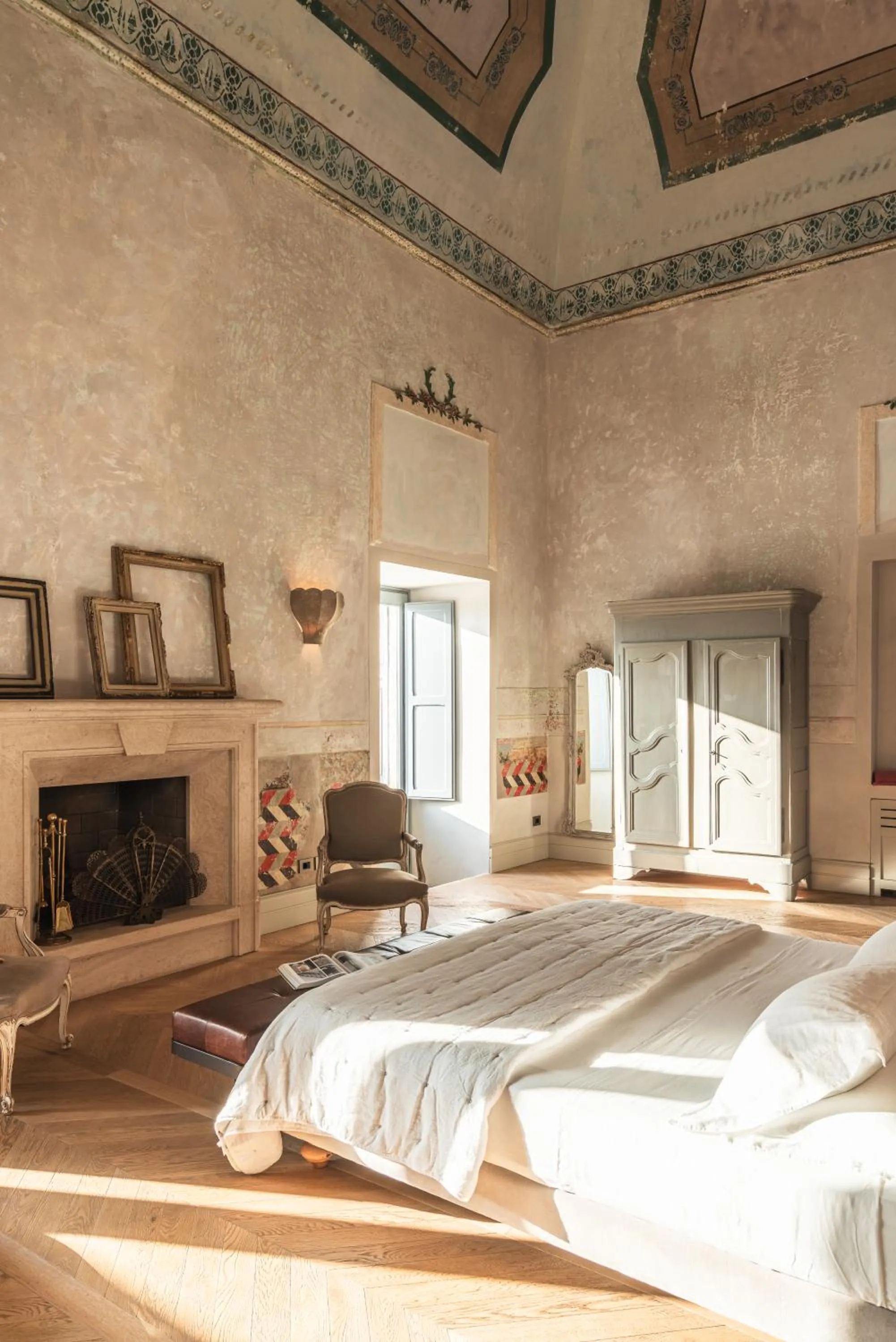 Bed in Paragon 700 Boutique Hotel & SPA