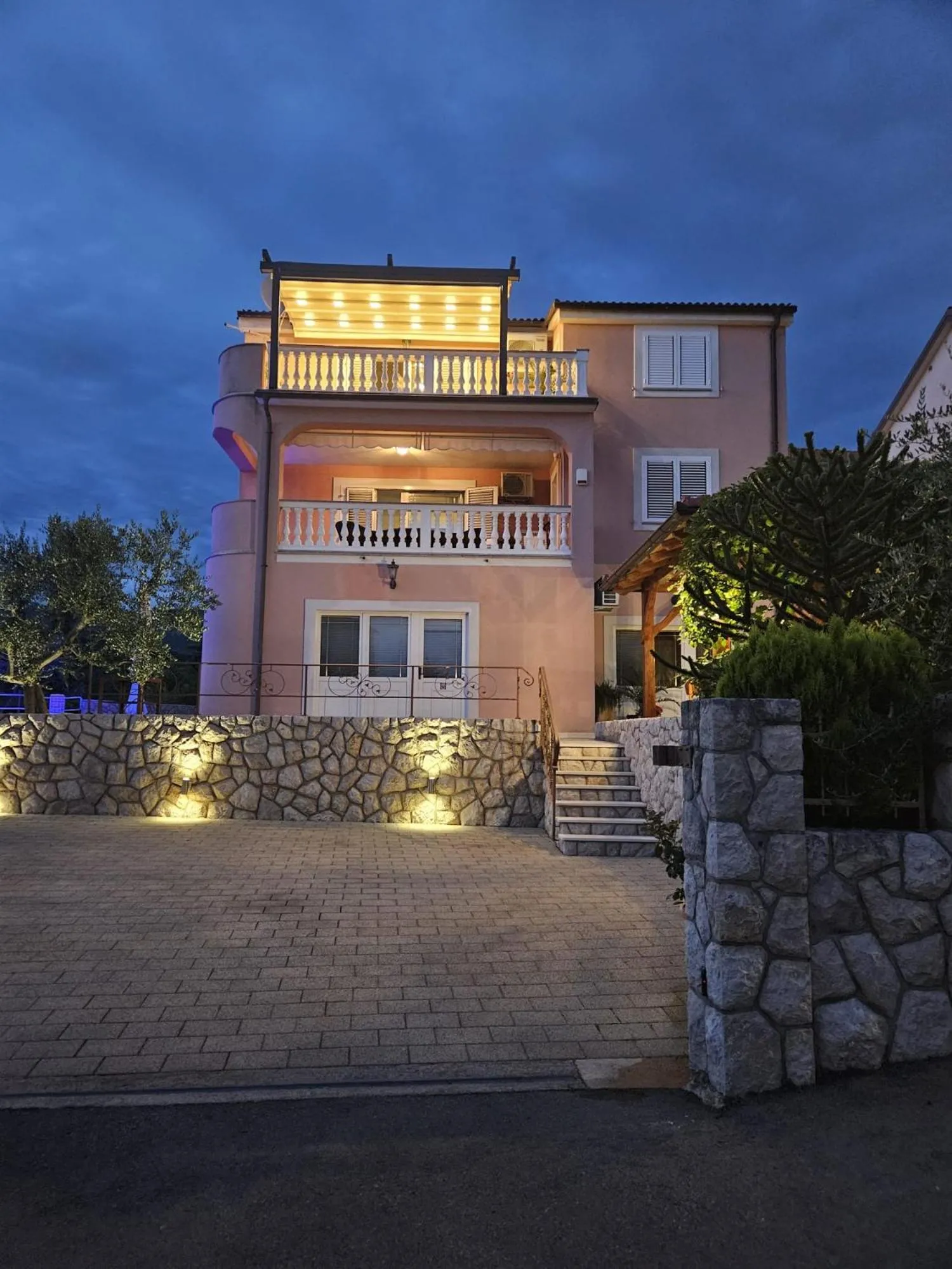 Villa M