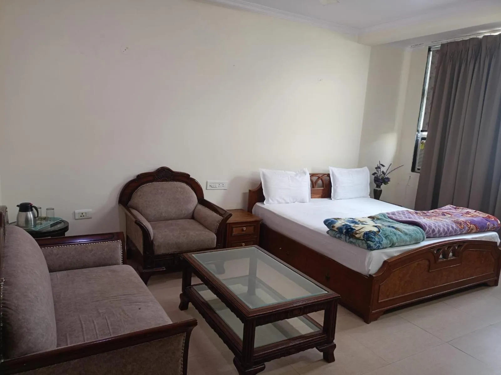 Bed in Hotel Home Stay Dwarka