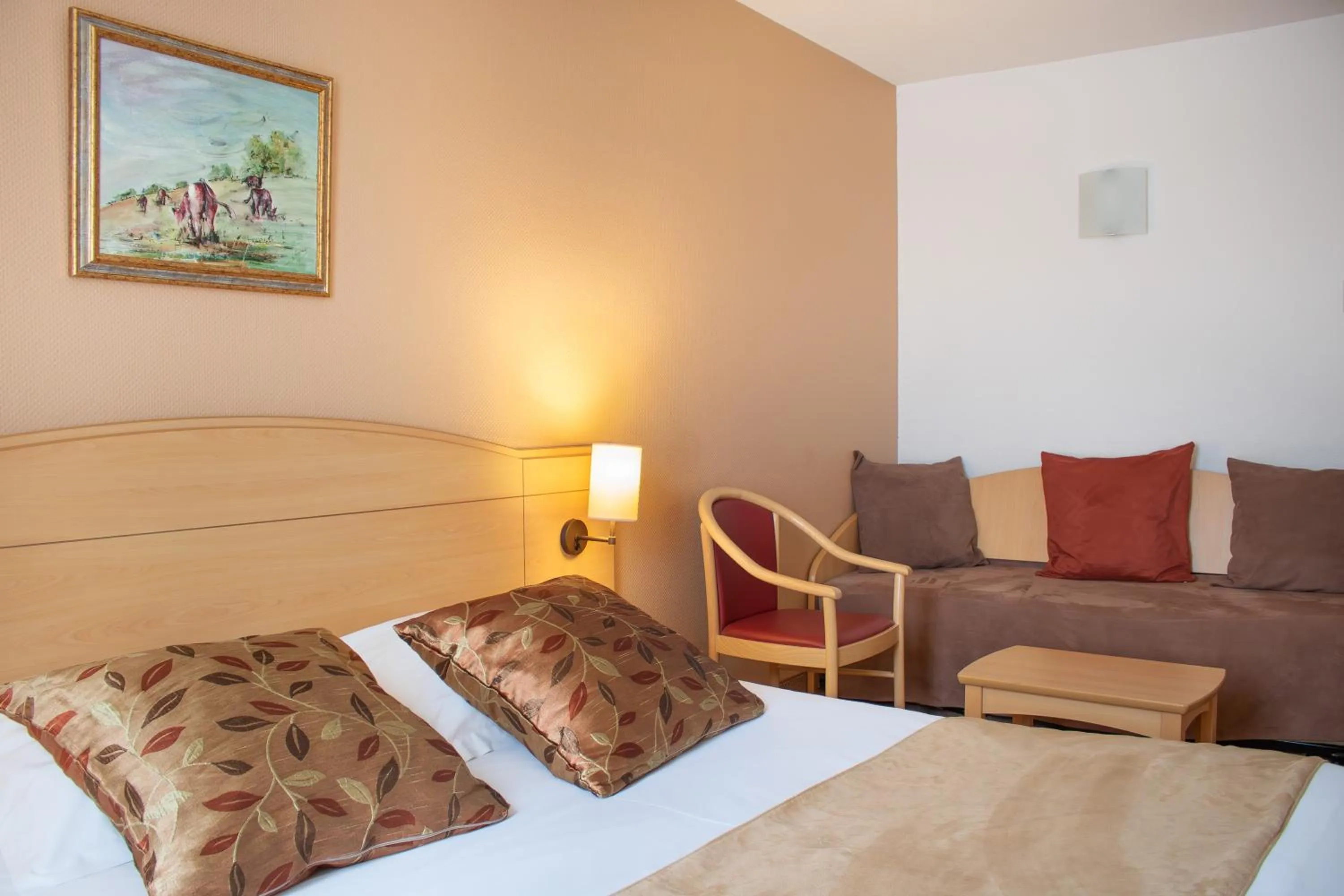 Bed in Brit Hotel Châteaudun