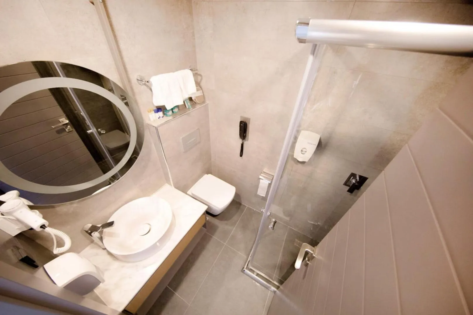 Laren Sea Side Hotel Spa