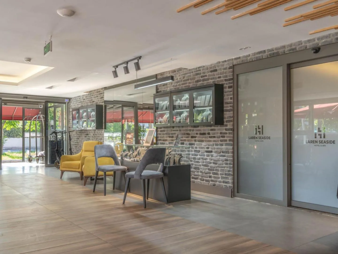 Lobby or reception in Laren Sea Side Hotel Spa