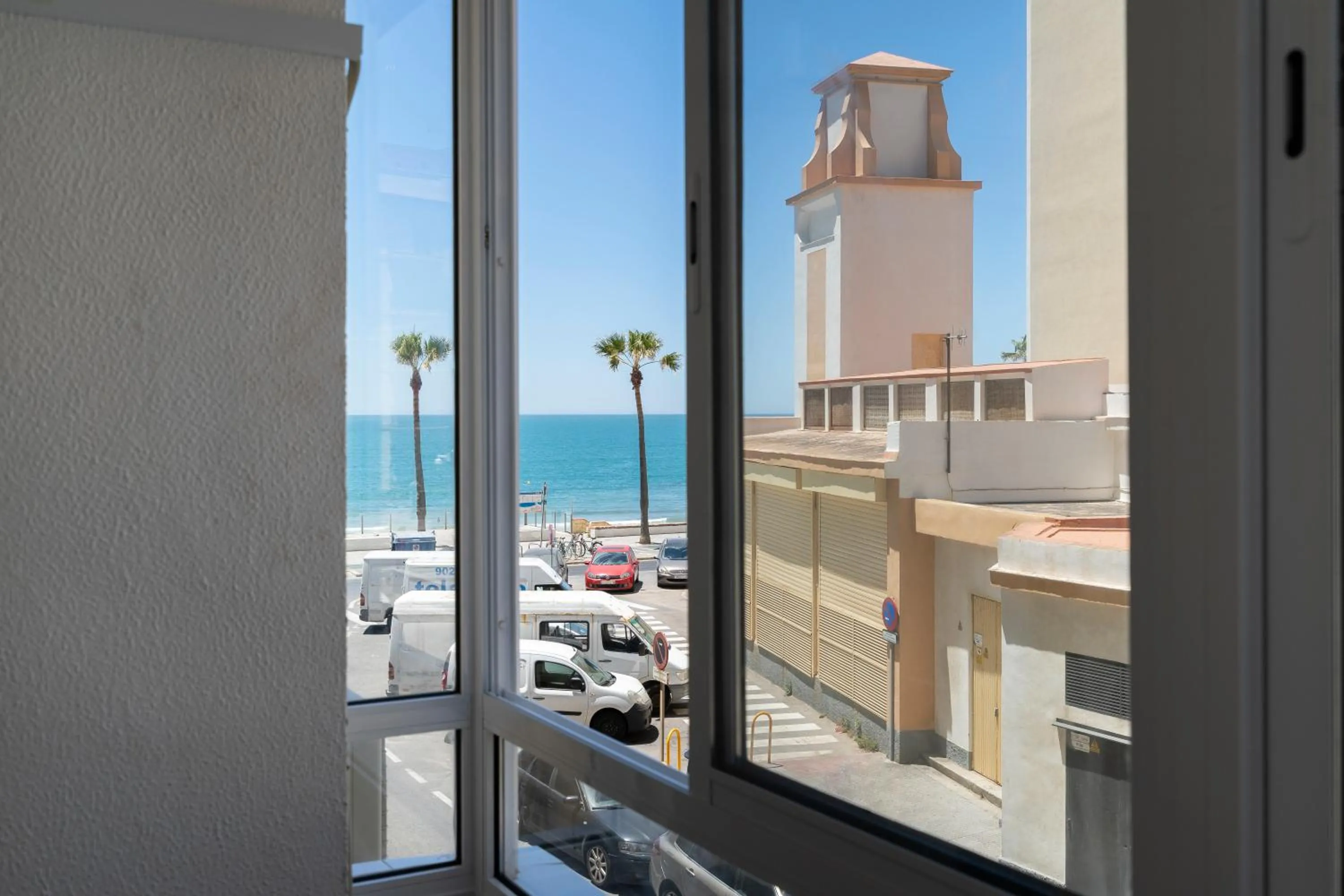 Cádiz Beach & Kids - free parking - sea views