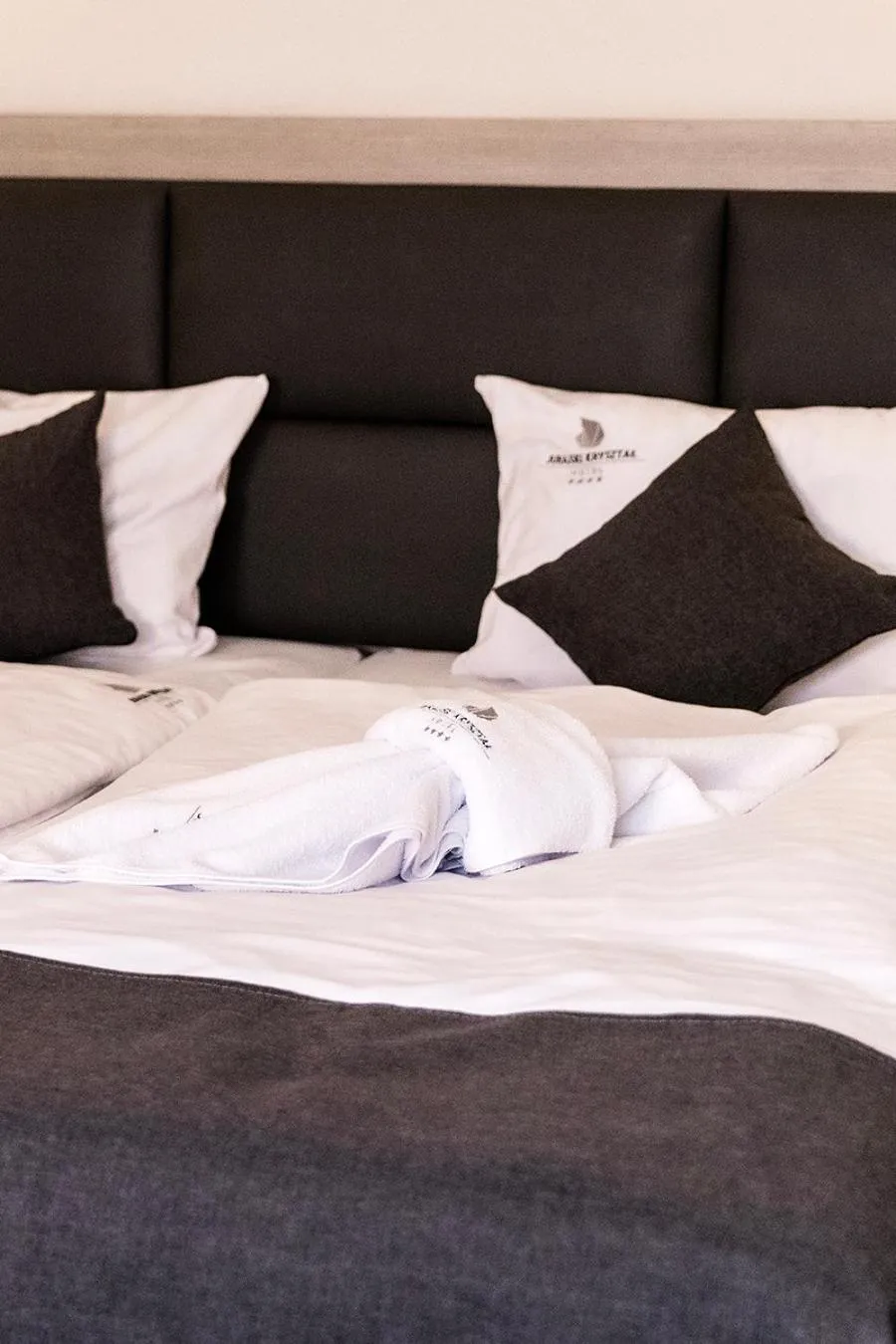 Bed in Jurajski Kryształ