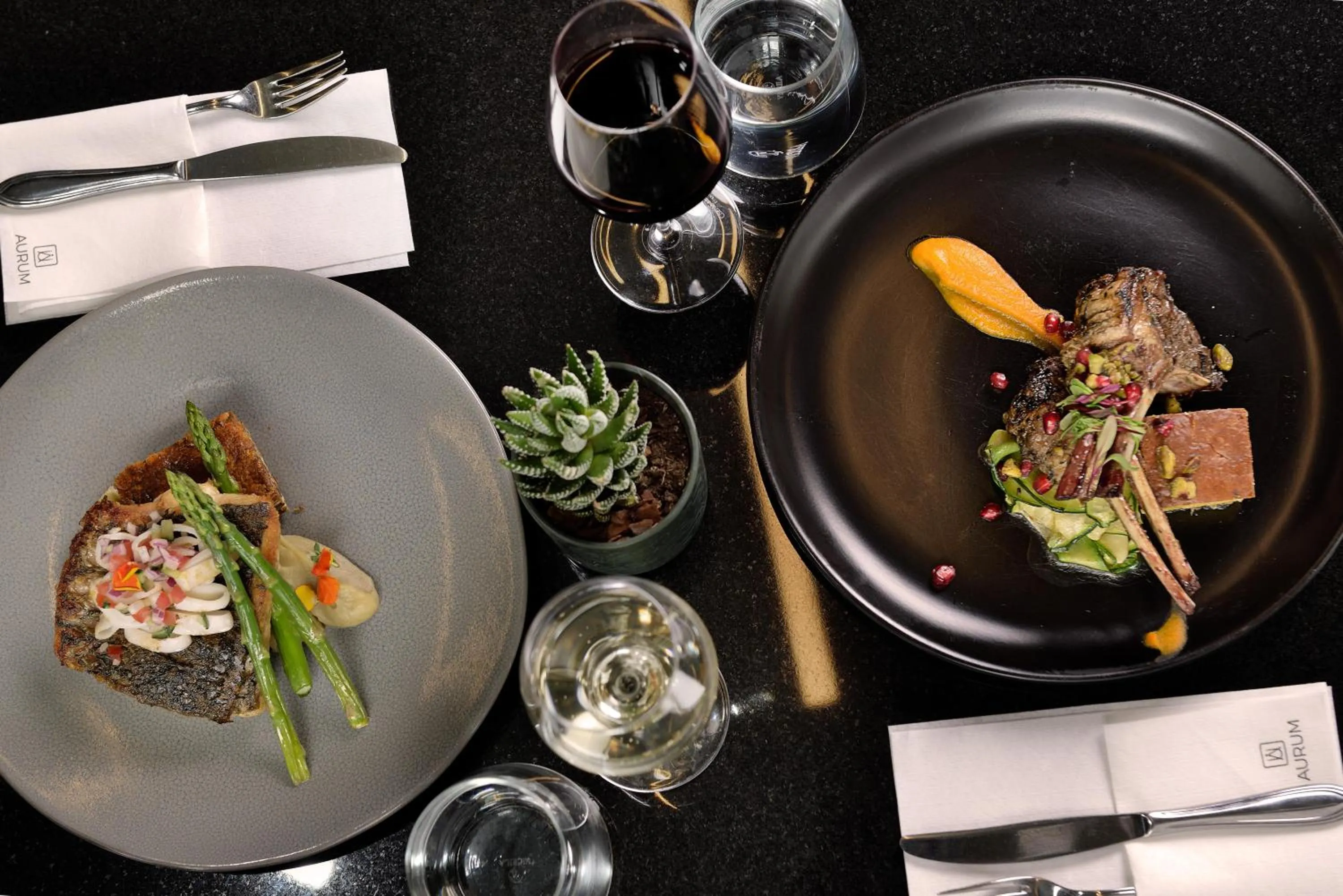 Restaurant/places to eat in The Leonardo