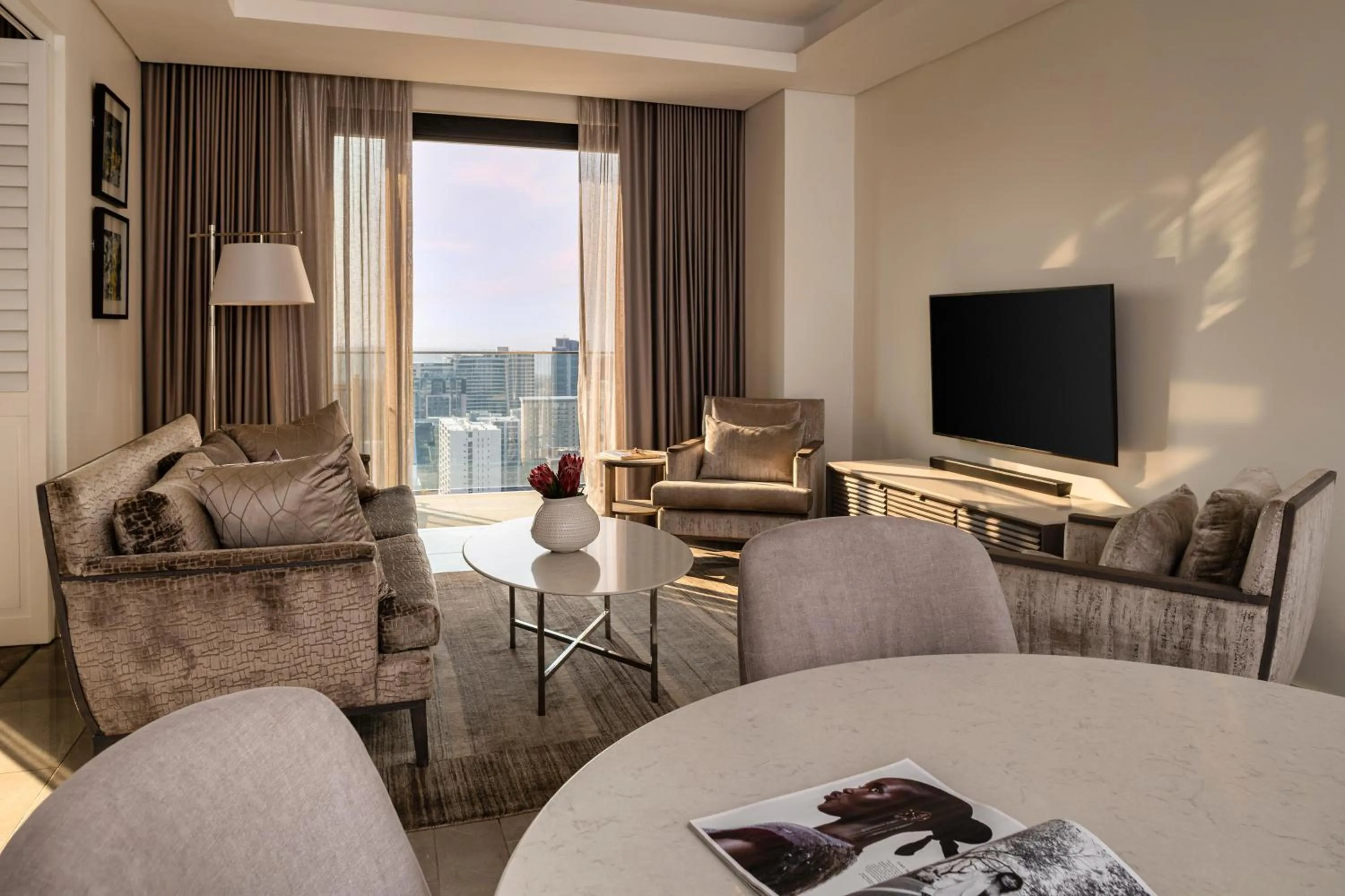 Photo of the whole room in The Leonardo