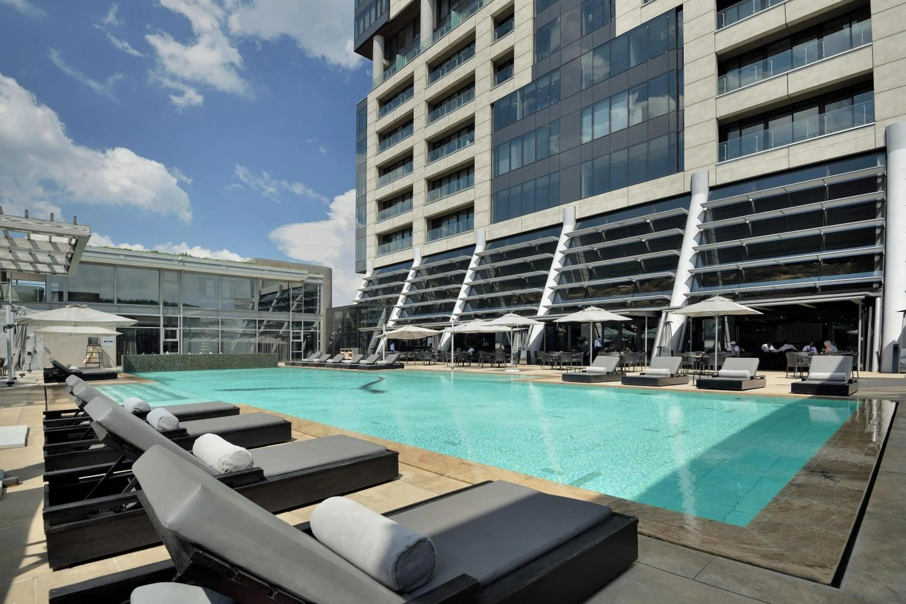 Swimming pool in The Leonardo