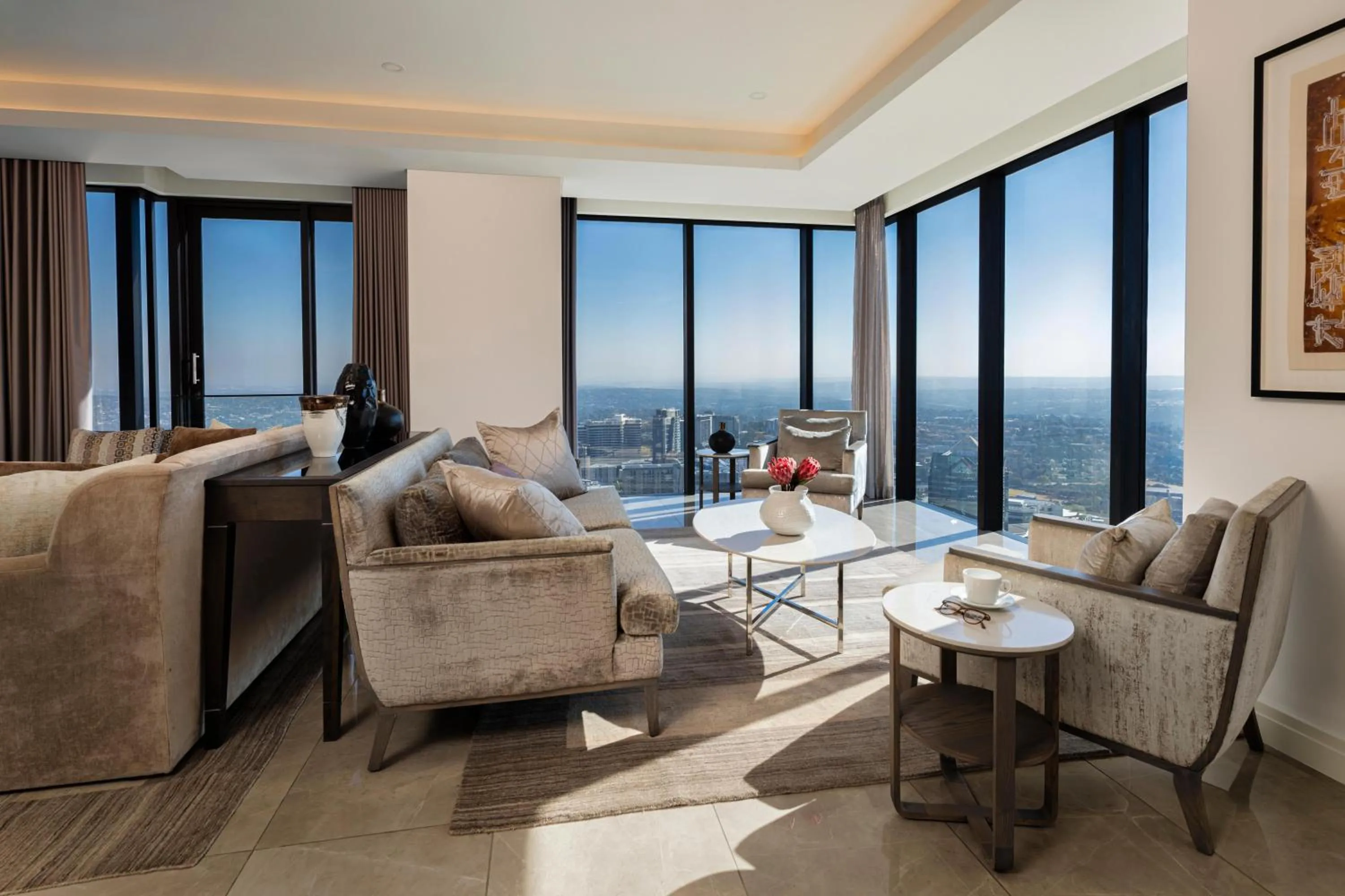 Photo of the whole room in The Leonardo