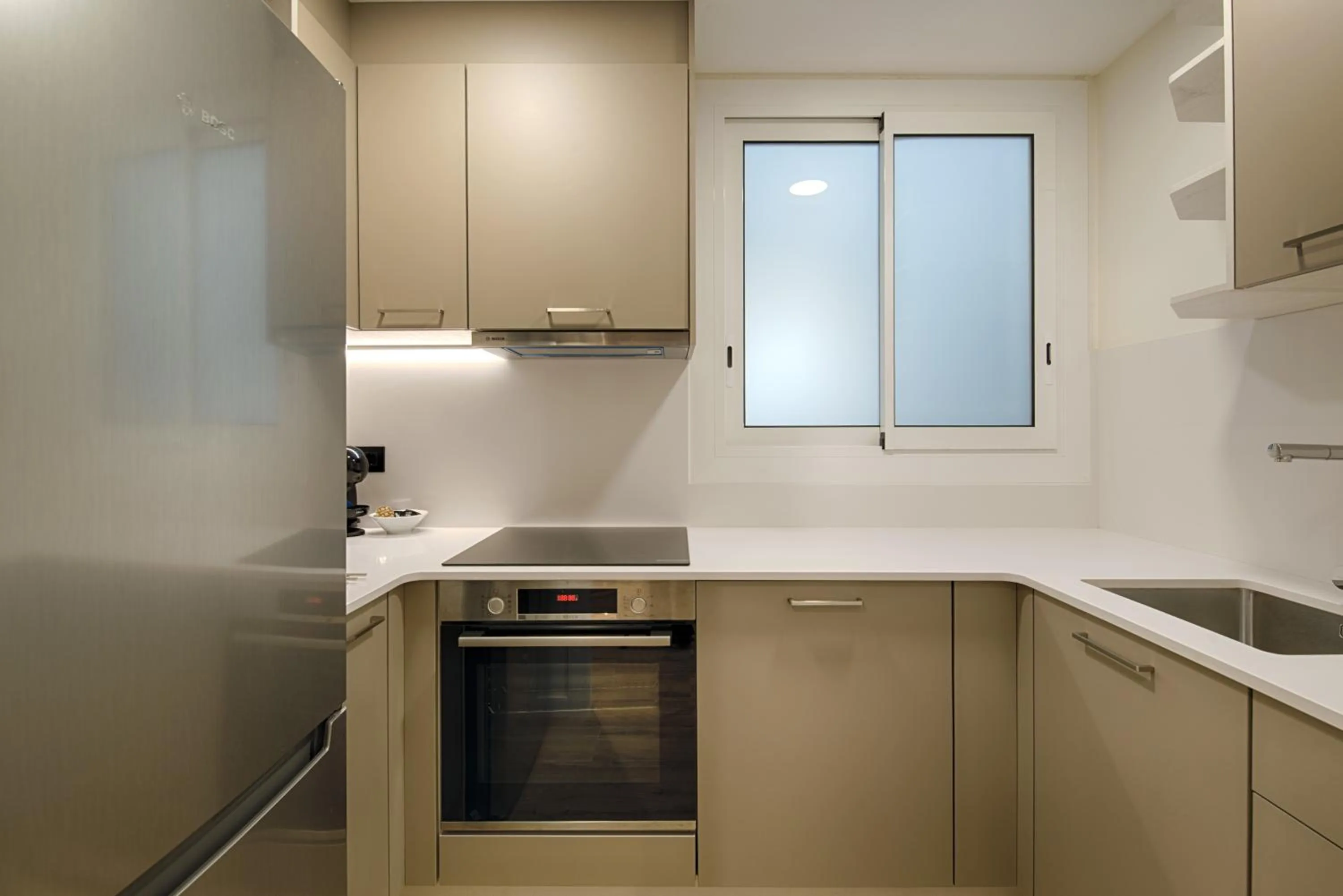 Eixample Building Apartments by Mercedes Heritage