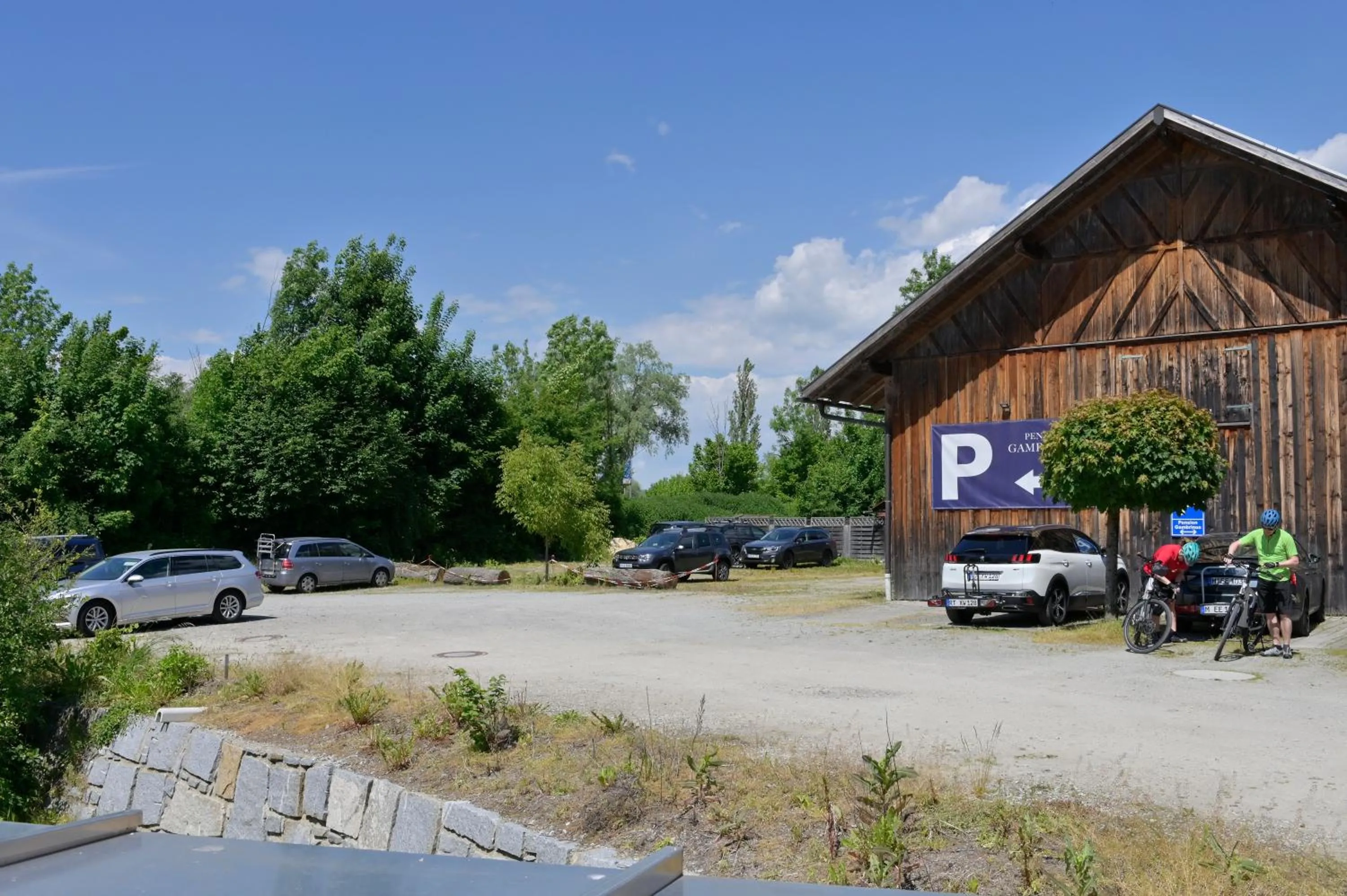 Parking in Hotel Garni Pension Gambrinus