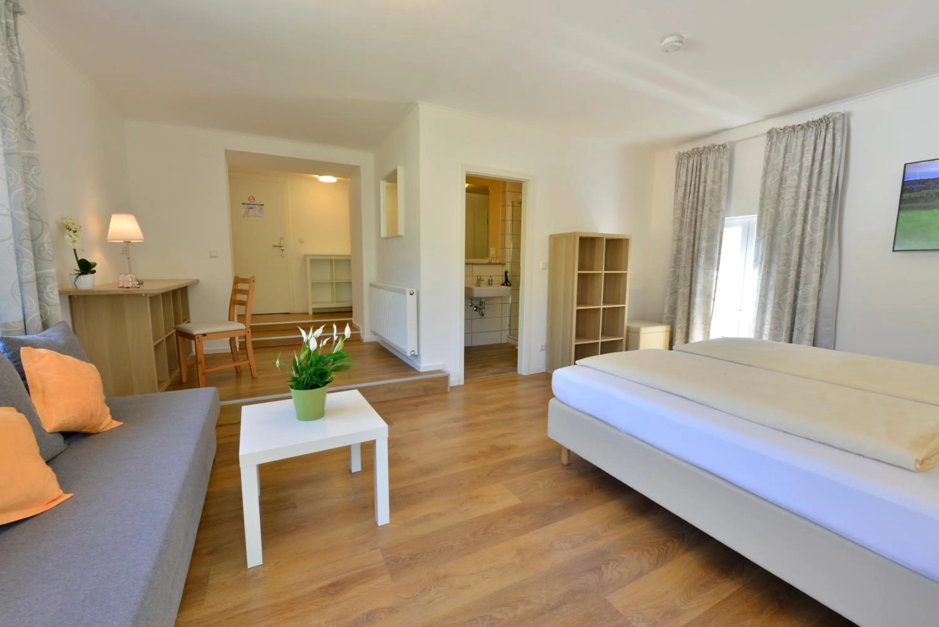 Photo of the whole room, Bed in Hotel Garni Pension Gambrinus