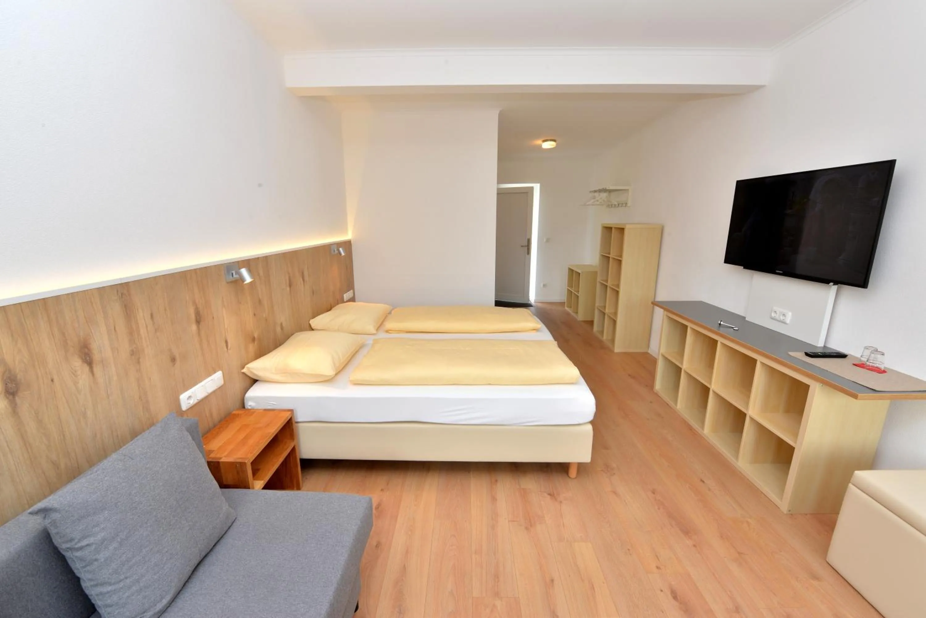 Photo of the whole room, Bed in Hotel Garni Pension Gambrinus