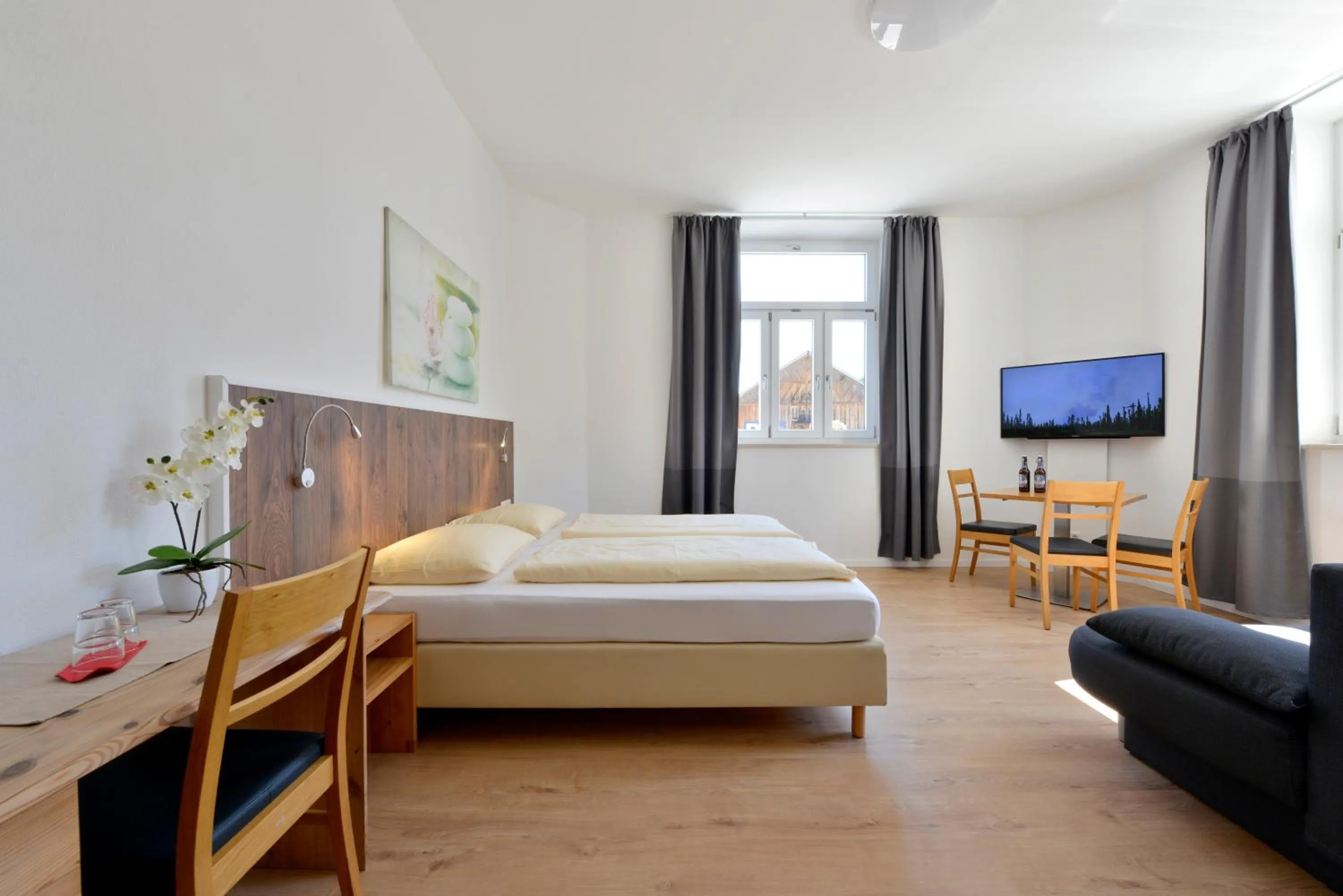 Photo of the whole room, Bed in Hotel Garni Pension Gambrinus