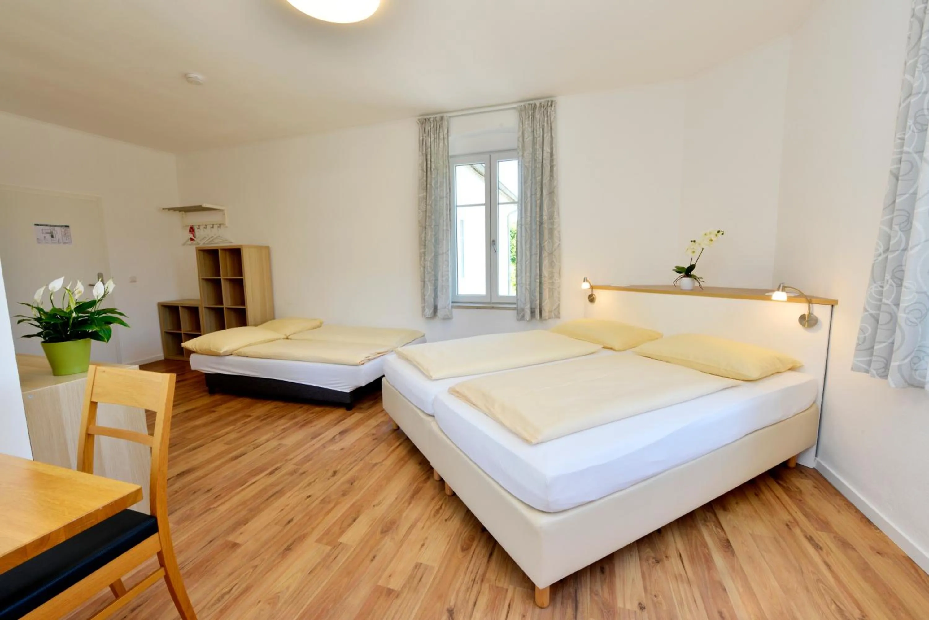 Photo of the whole room, Bed in Hotel Garni Pension Gambrinus