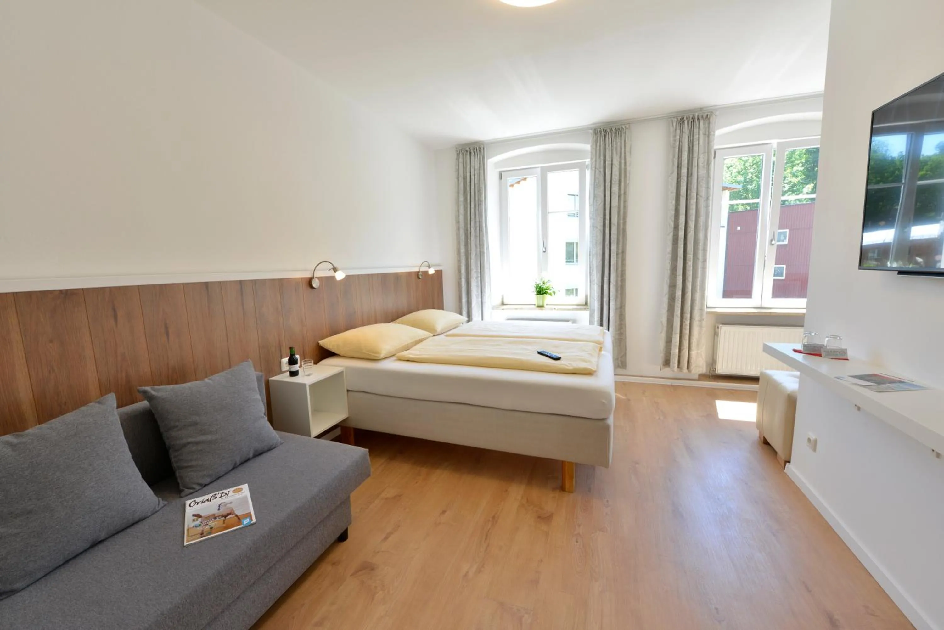 Photo of the whole room, Bed in Hotel Garni Pension Gambrinus