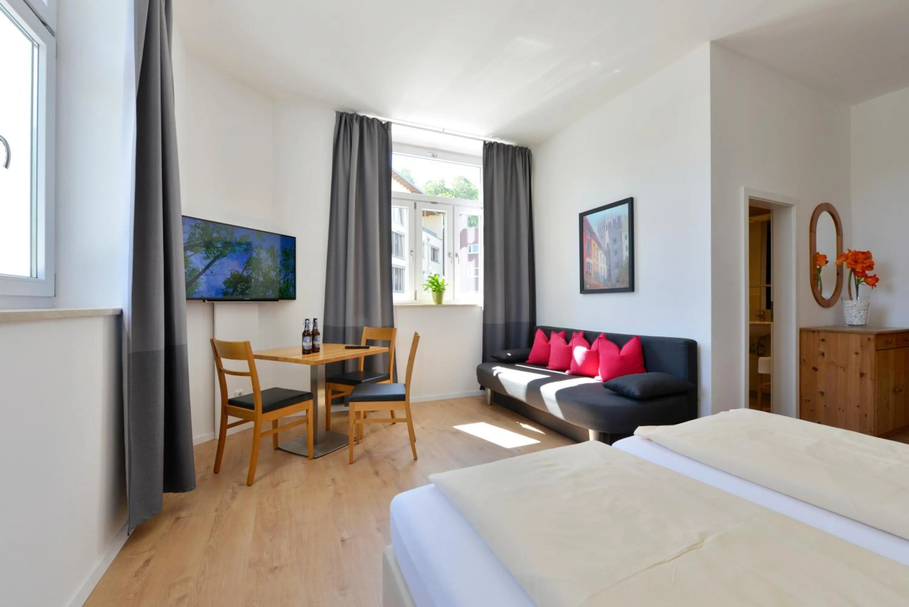 Photo of the whole room, Bed in Hotel Garni Pension Gambrinus