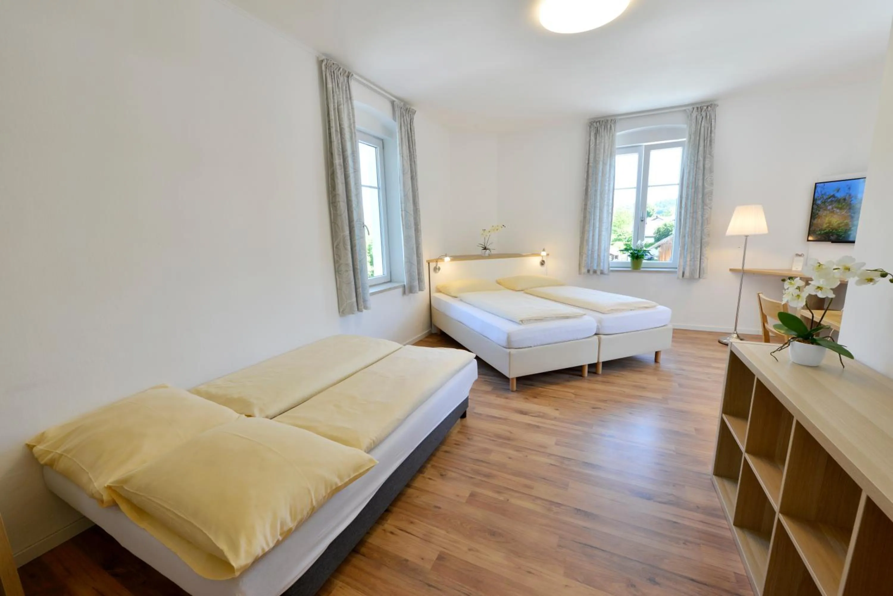 Photo of the whole room, Bed in Hotel Garni Pension Gambrinus