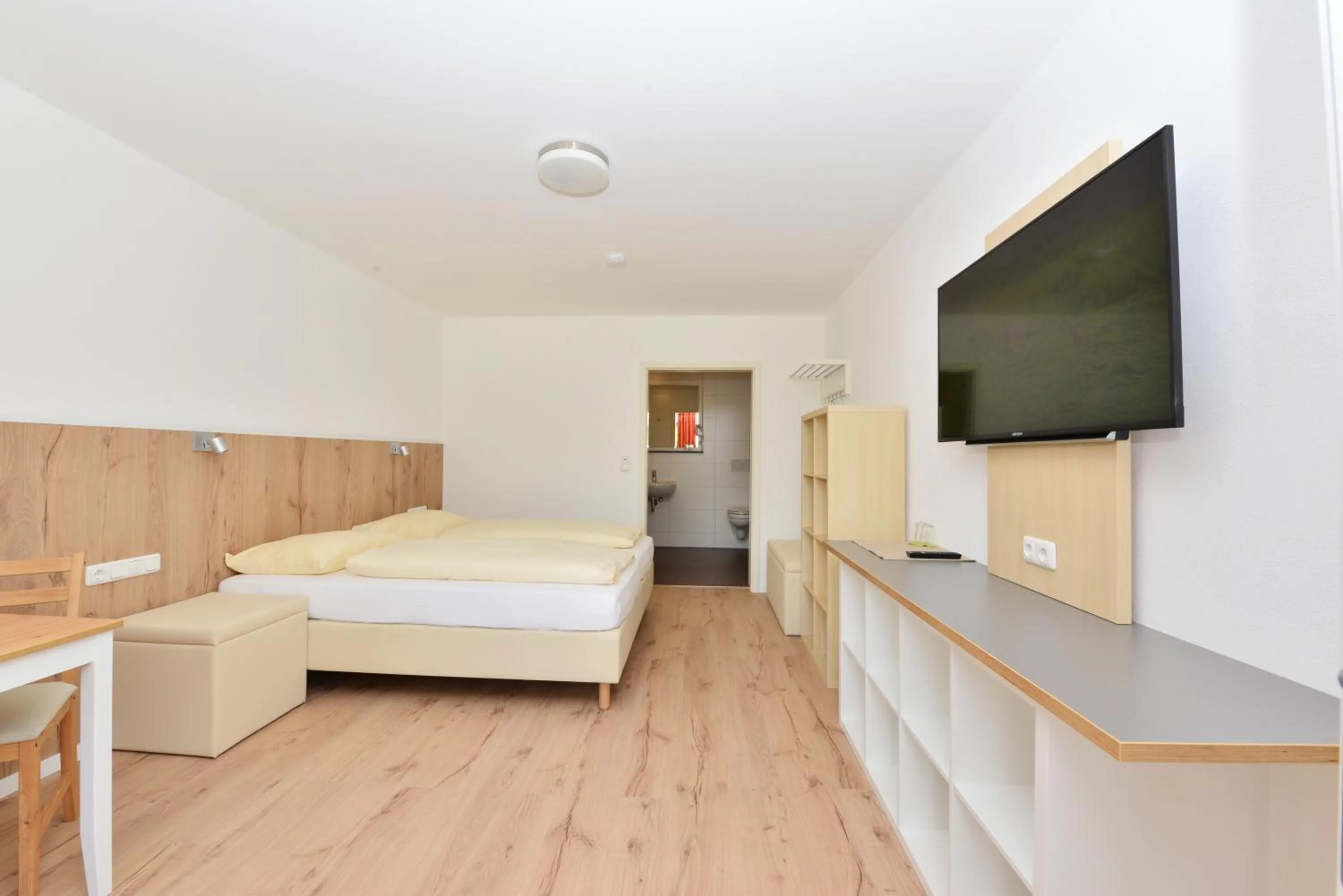 Photo of the whole room, Bed in Hotel Garni Pension Gambrinus