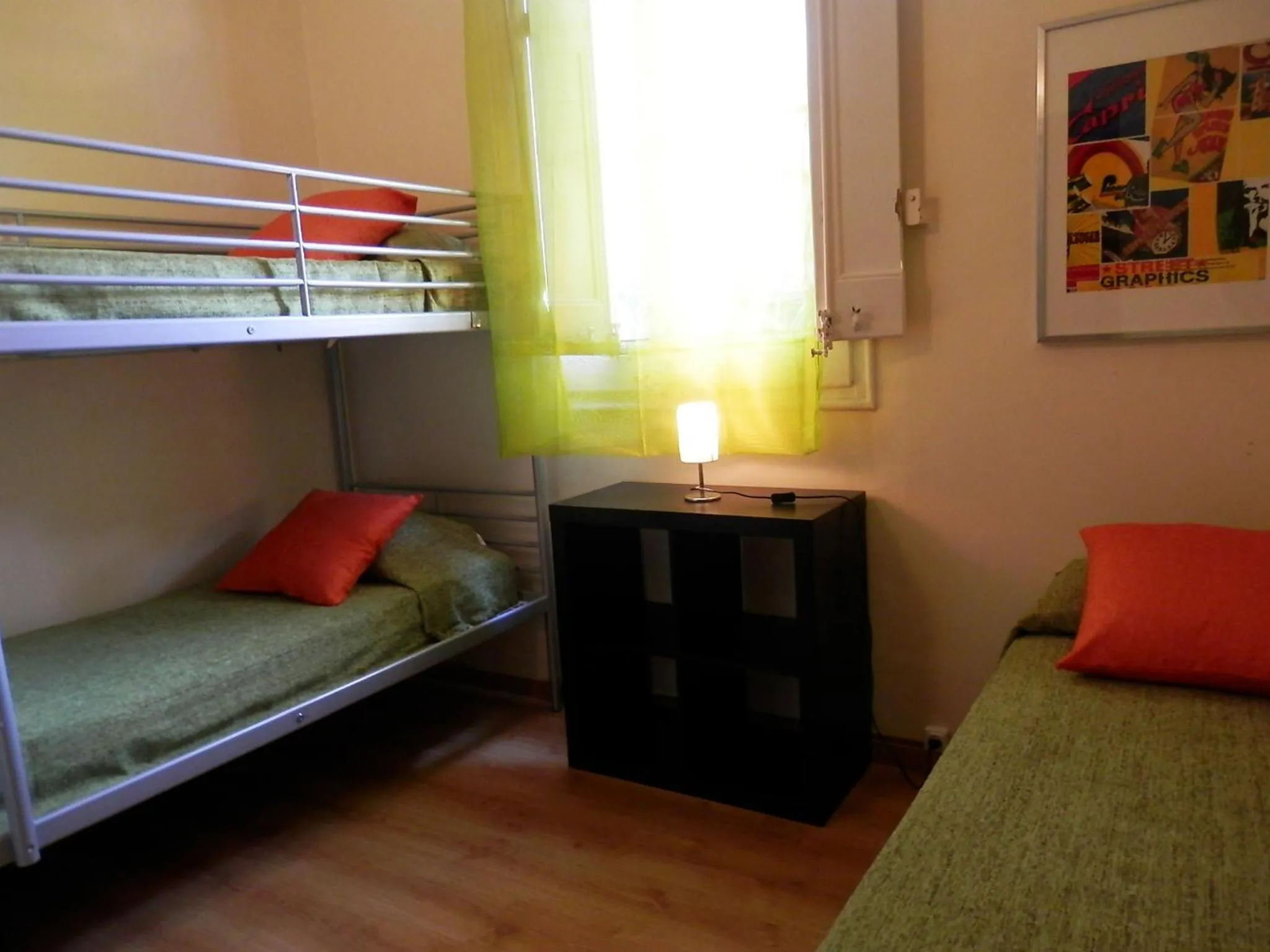 Photo of the whole room, Bed in Barcelona Central Garden Hostal