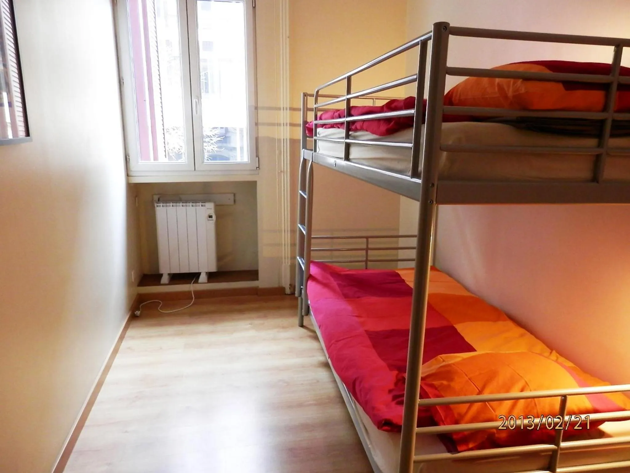 Photo of the whole room, Bed in Barcelona Central Garden Hostal