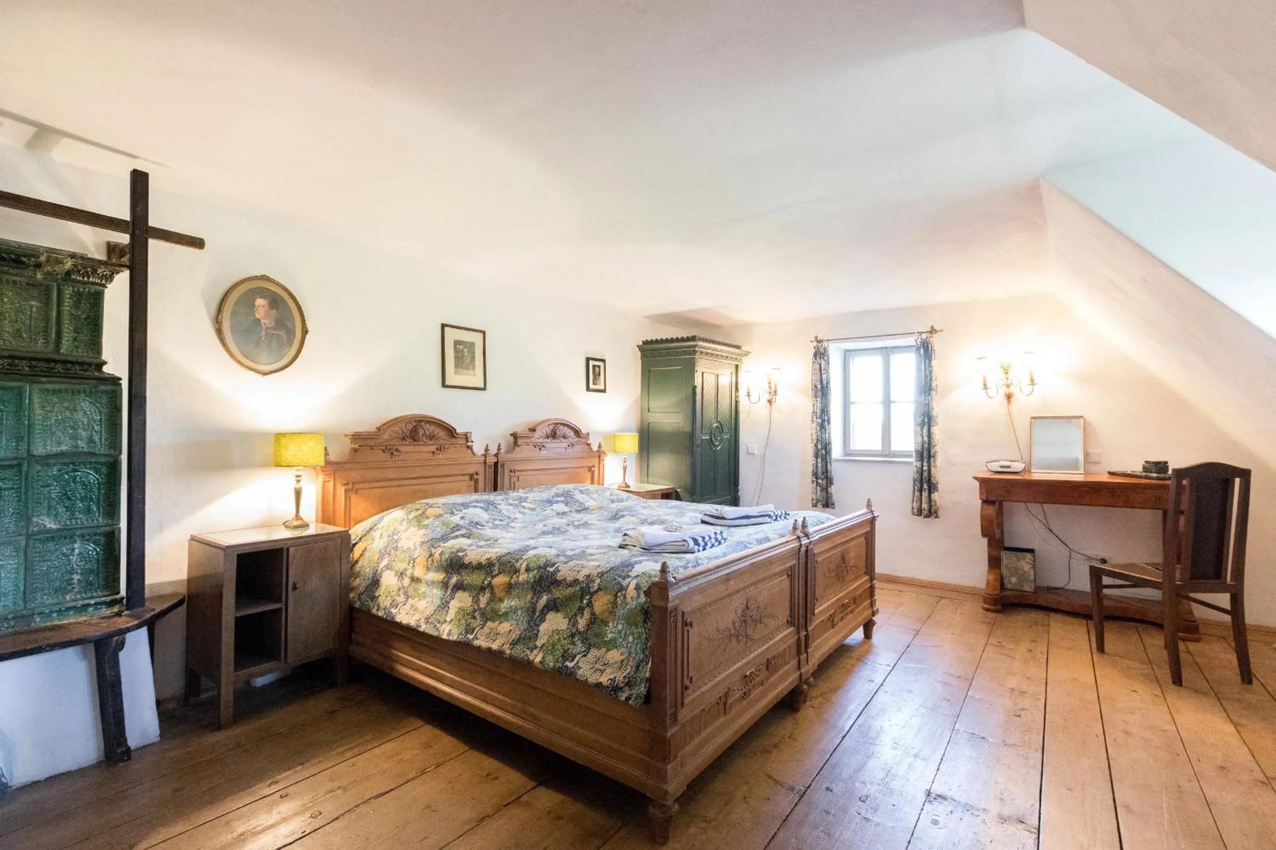 Bed in Chalet Hinterbreiteneben