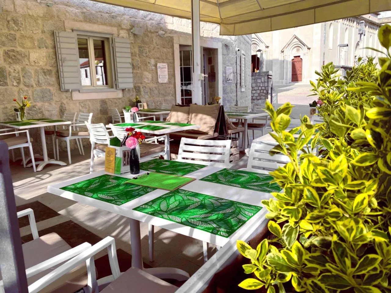 Patio in Benjamin Hotel