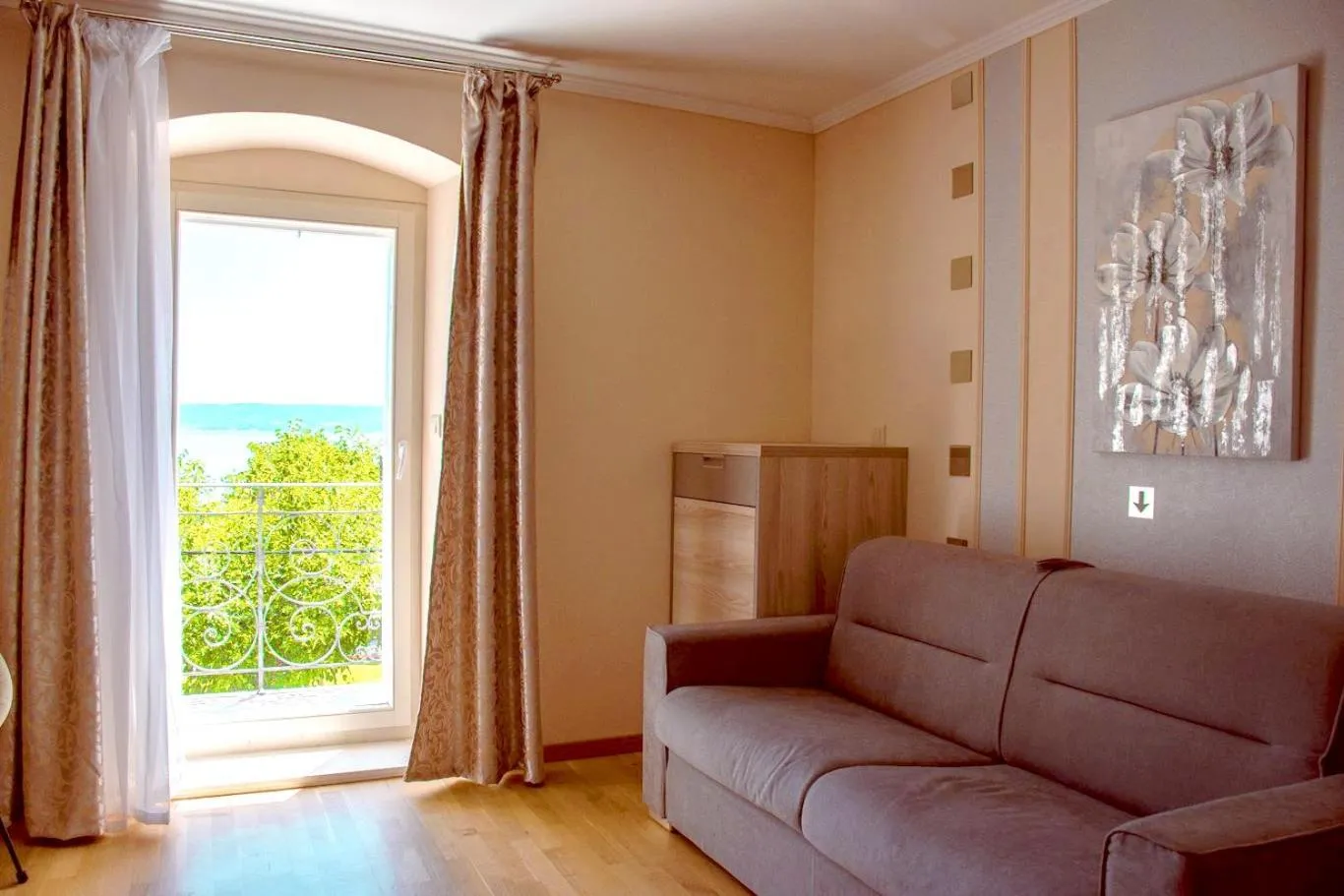 Living room in Benjamin Hotel