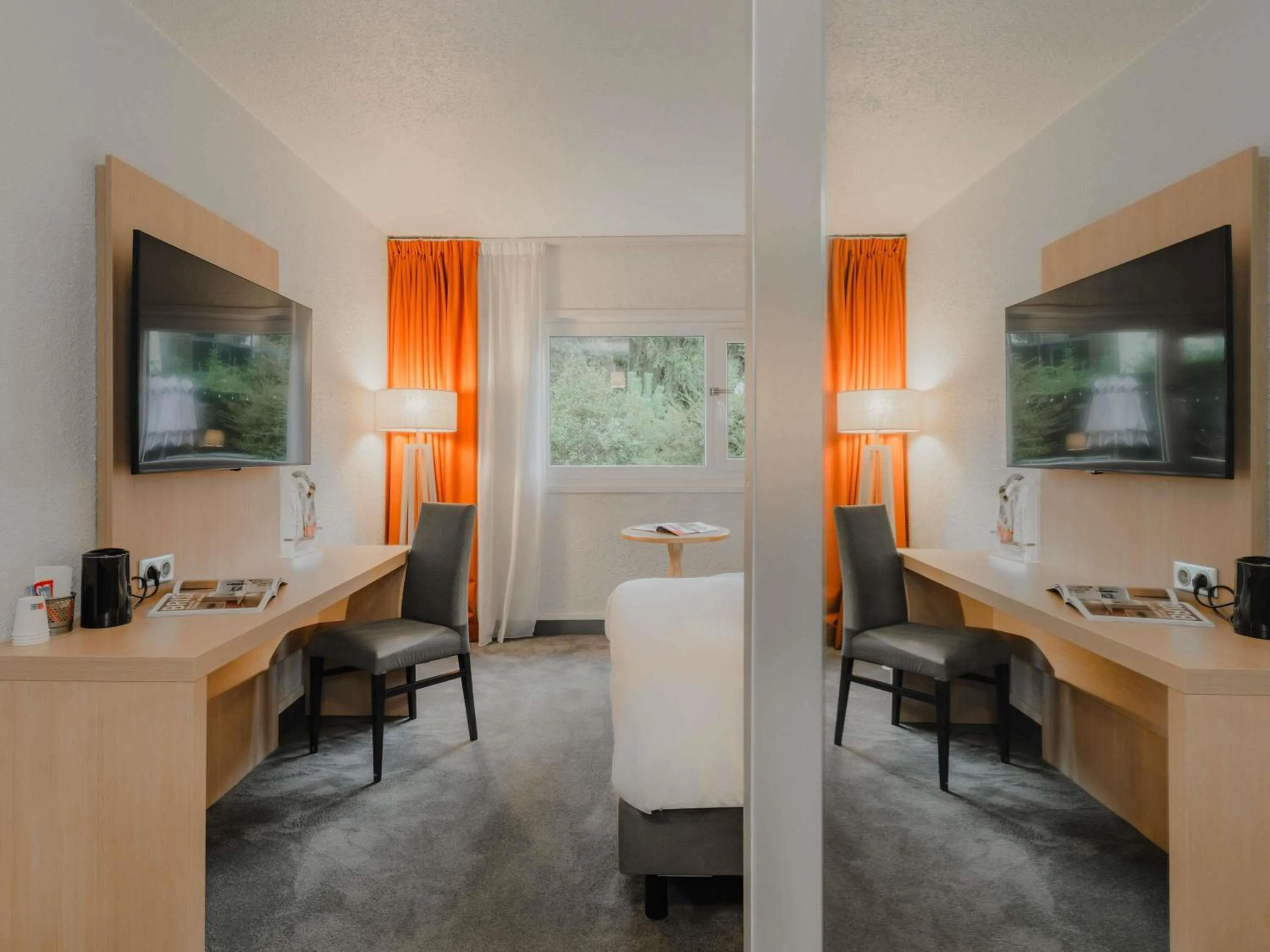 Bedroom in Mercure Annecy Sud