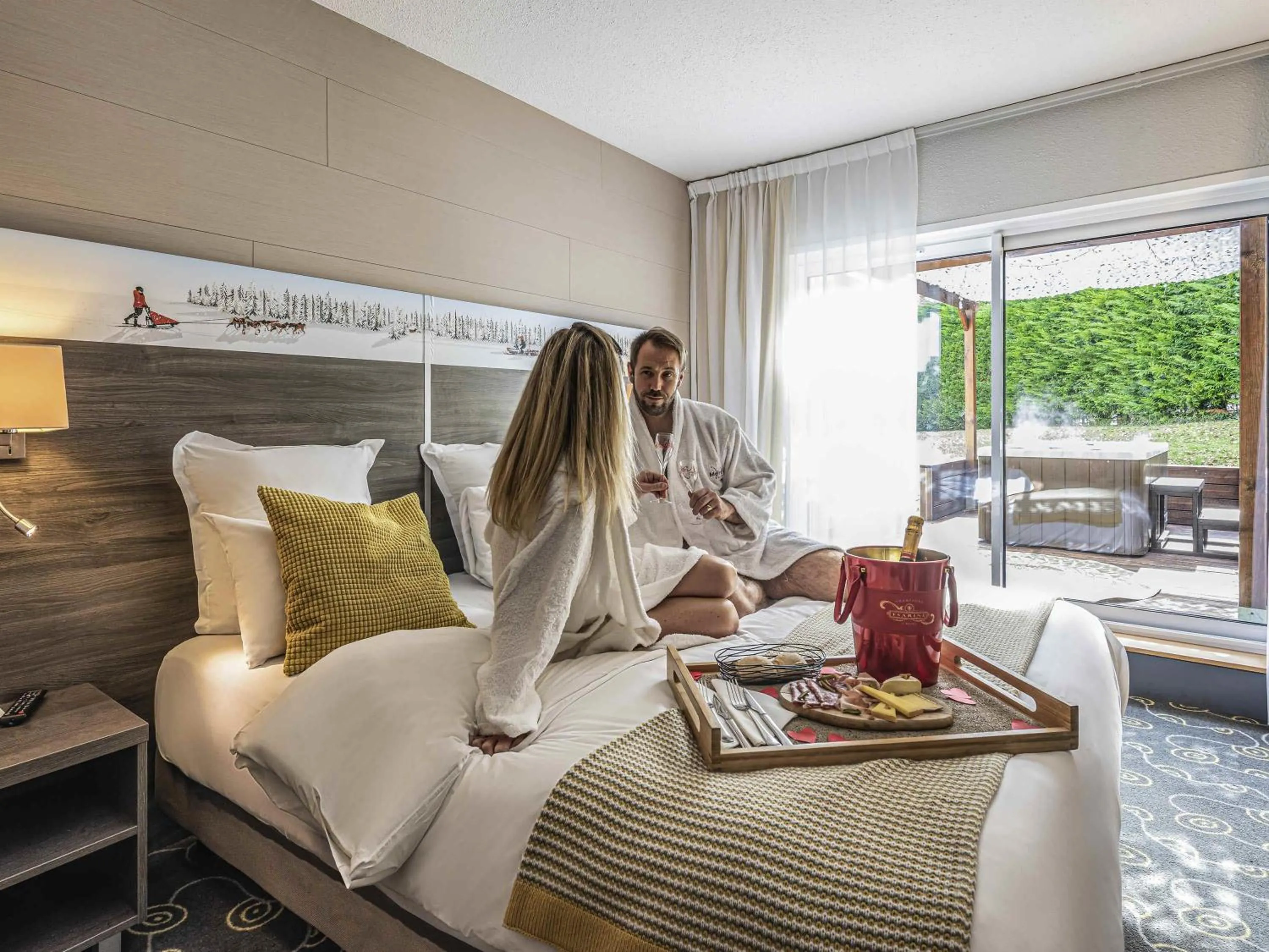 Bedroom in Mercure Annecy Sud