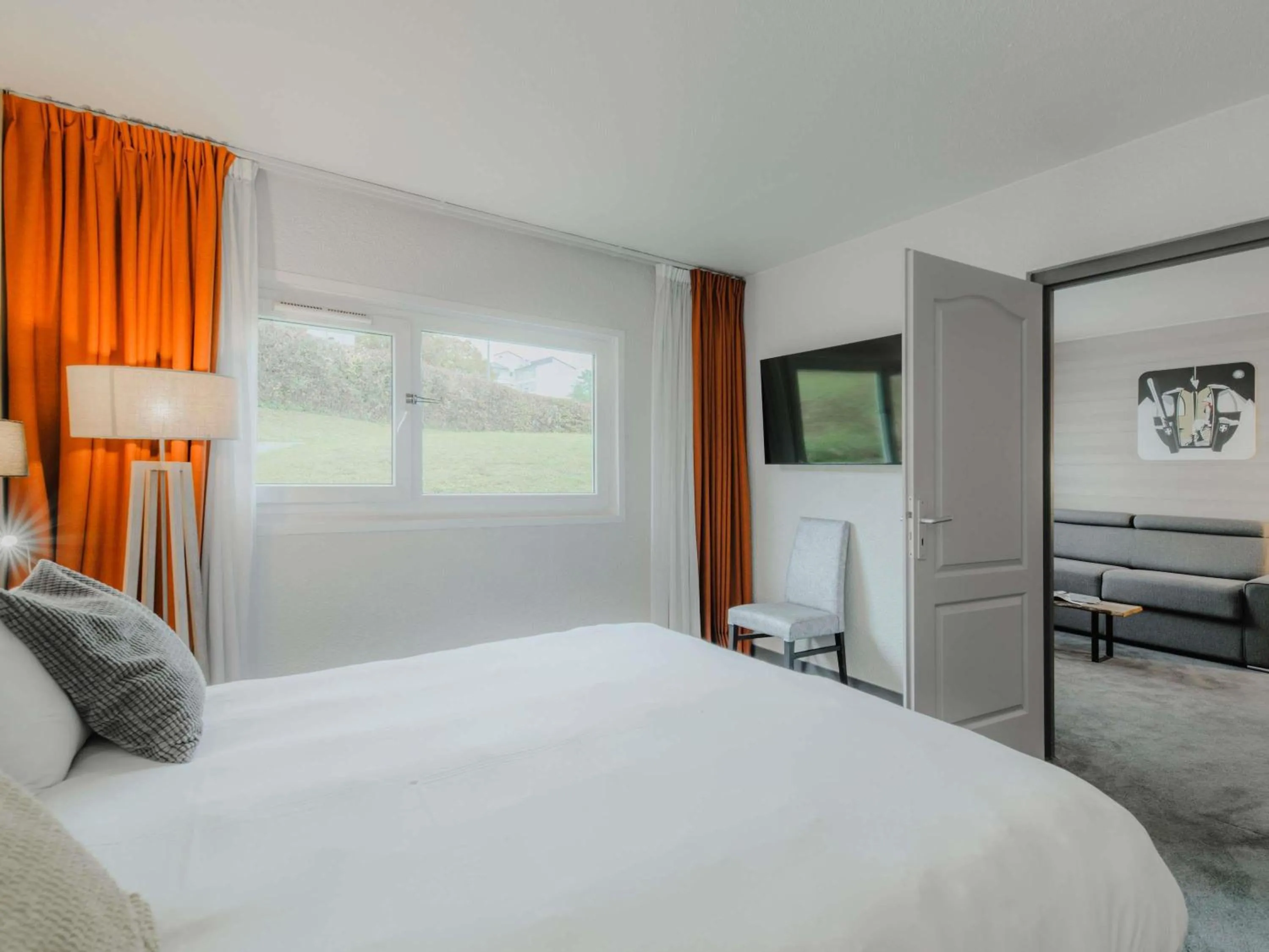 Bedroom, Bed in Mercure Annecy Sud