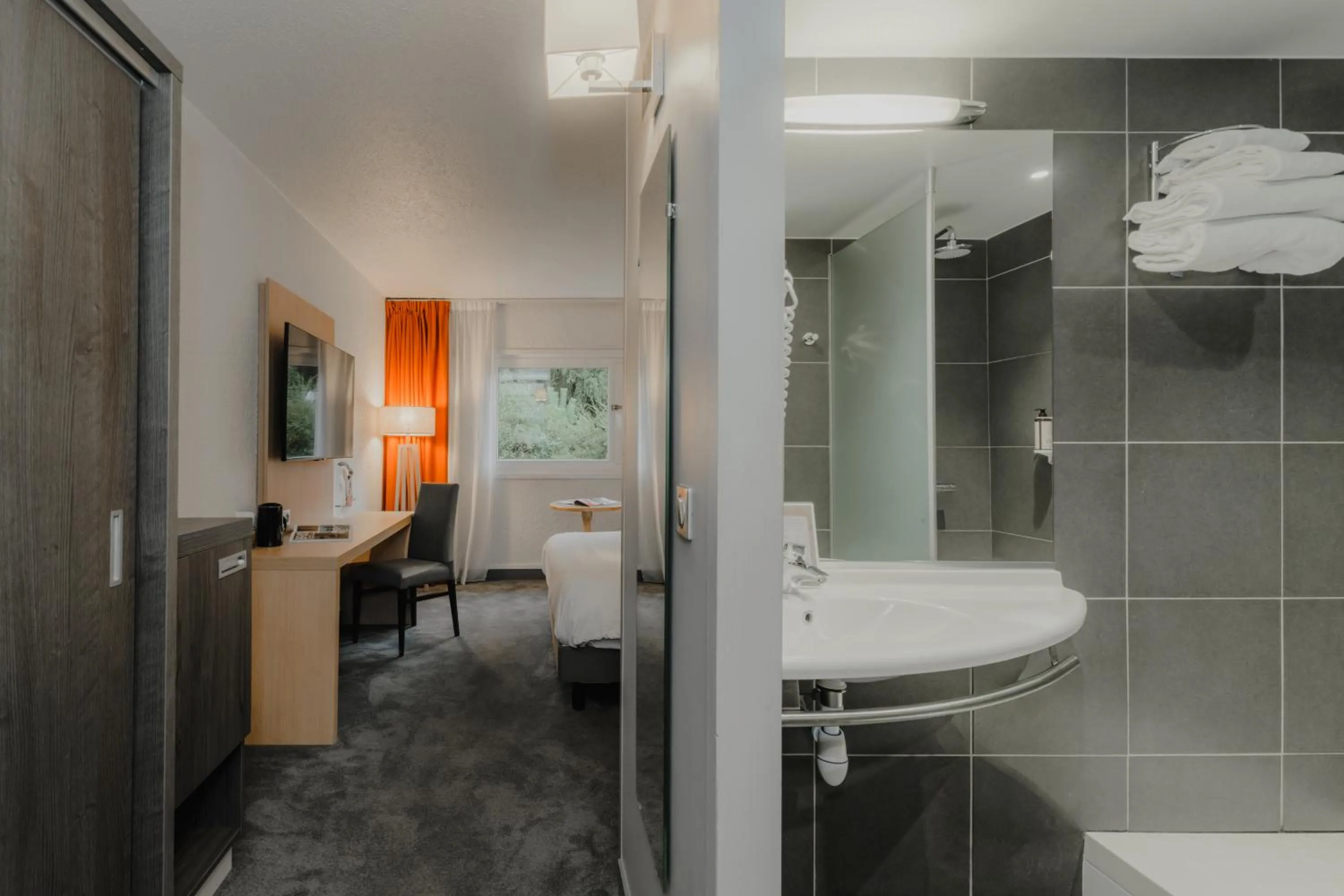 Bathroom in Mercure Annecy Sud