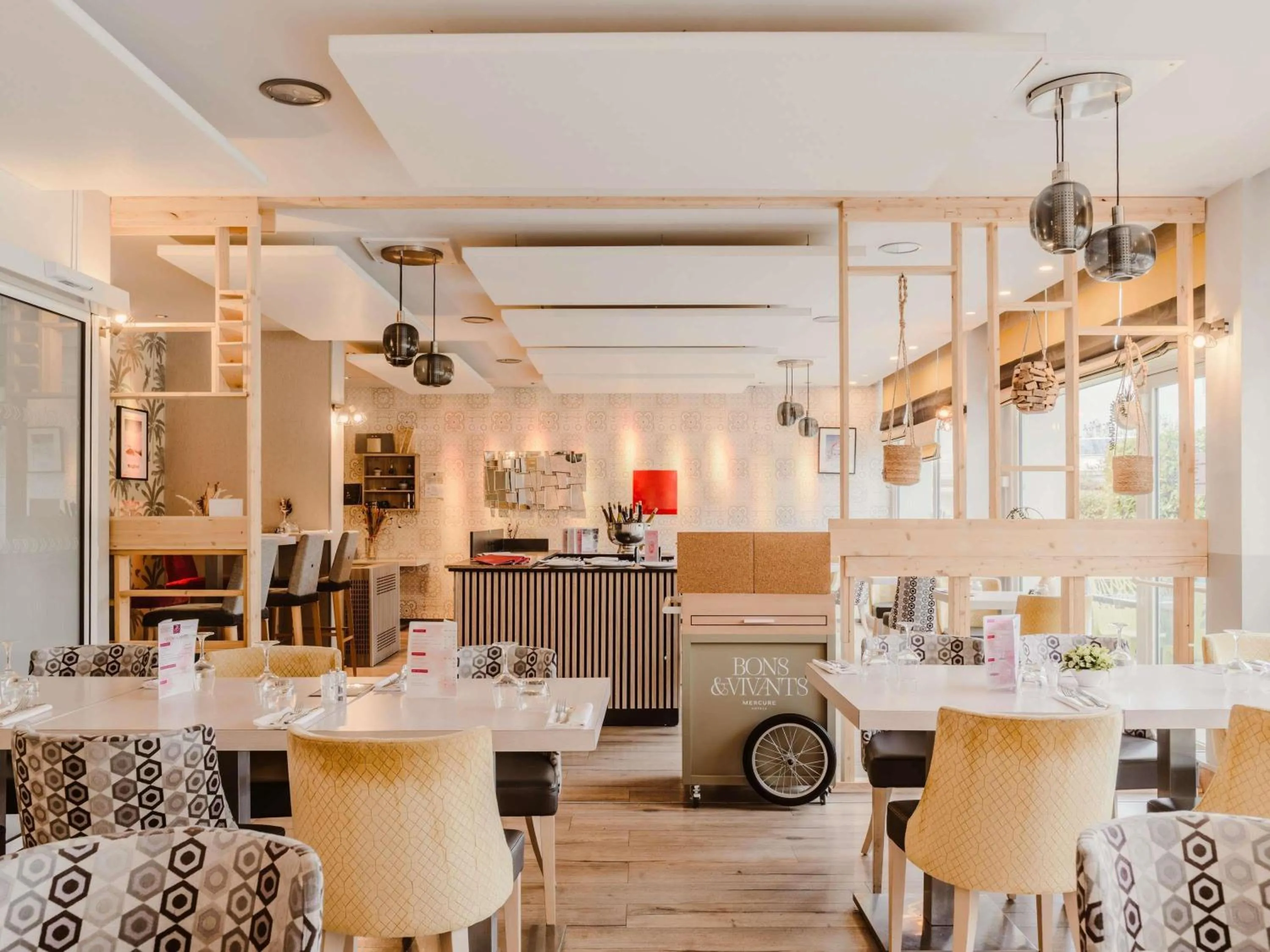 Restaurant/places to eat in Mercure Annecy Sud