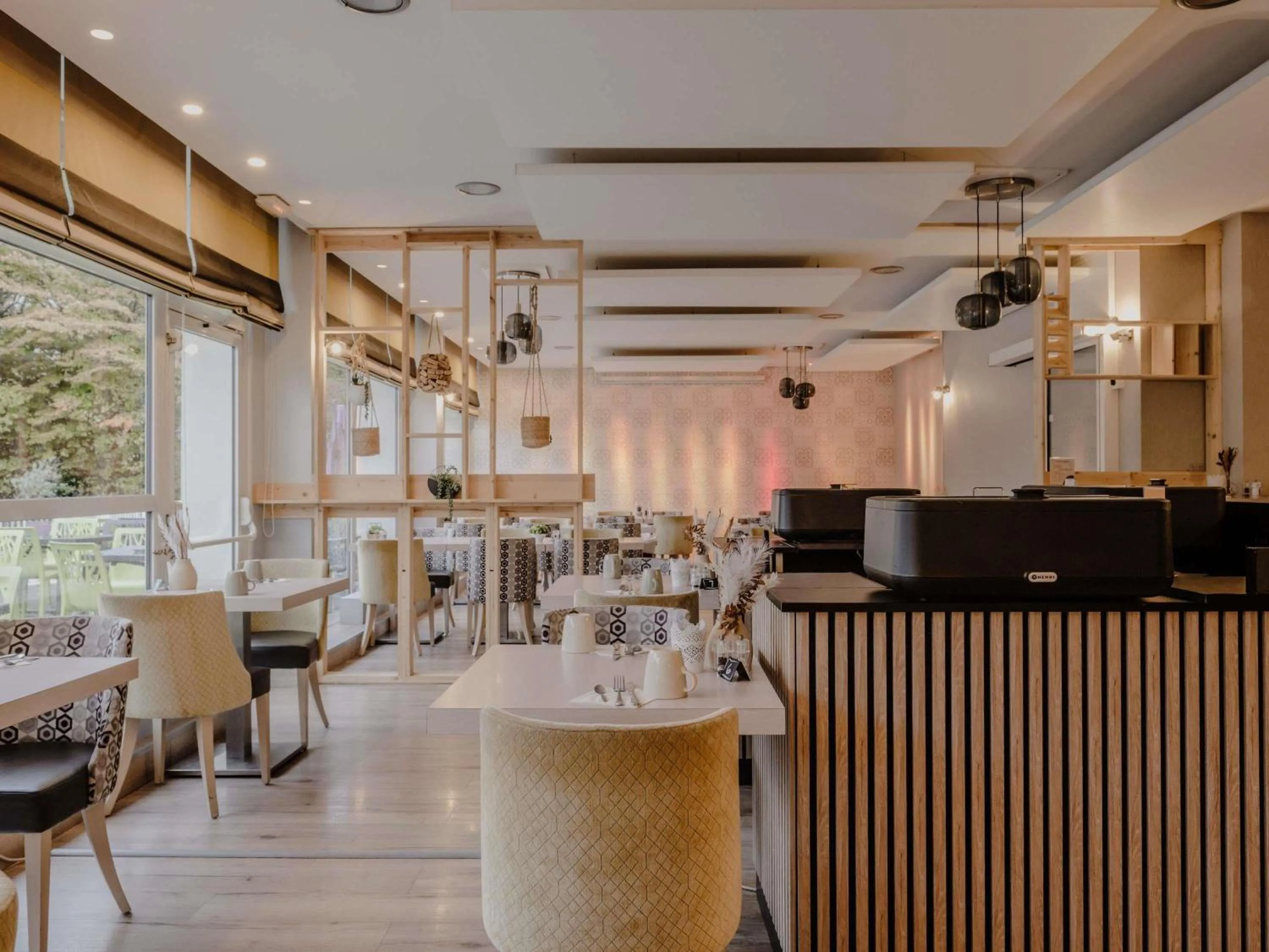 Restaurant/places to eat in Mercure Annecy Sud