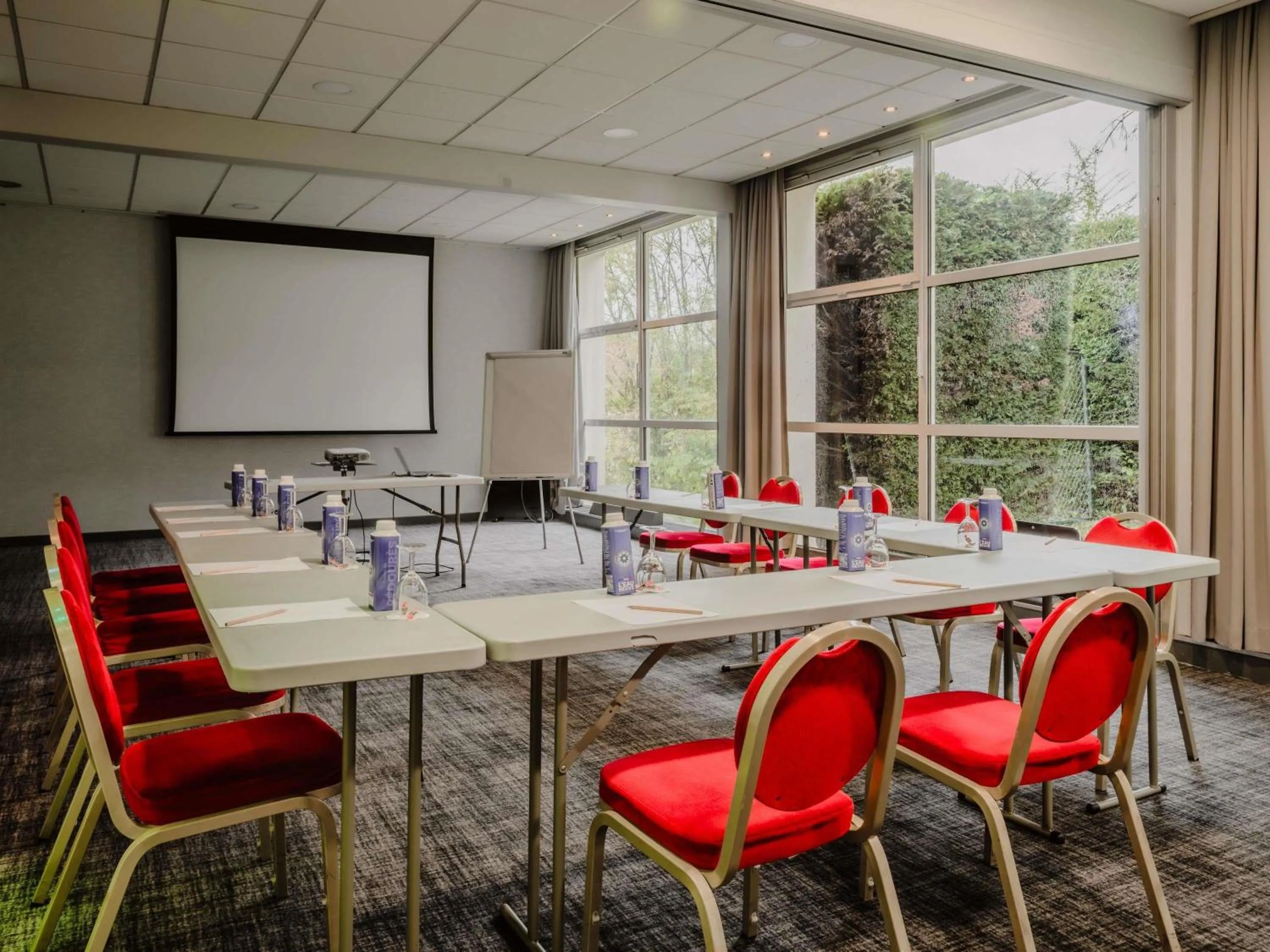 Meeting/conference room in Mercure Annecy Sud