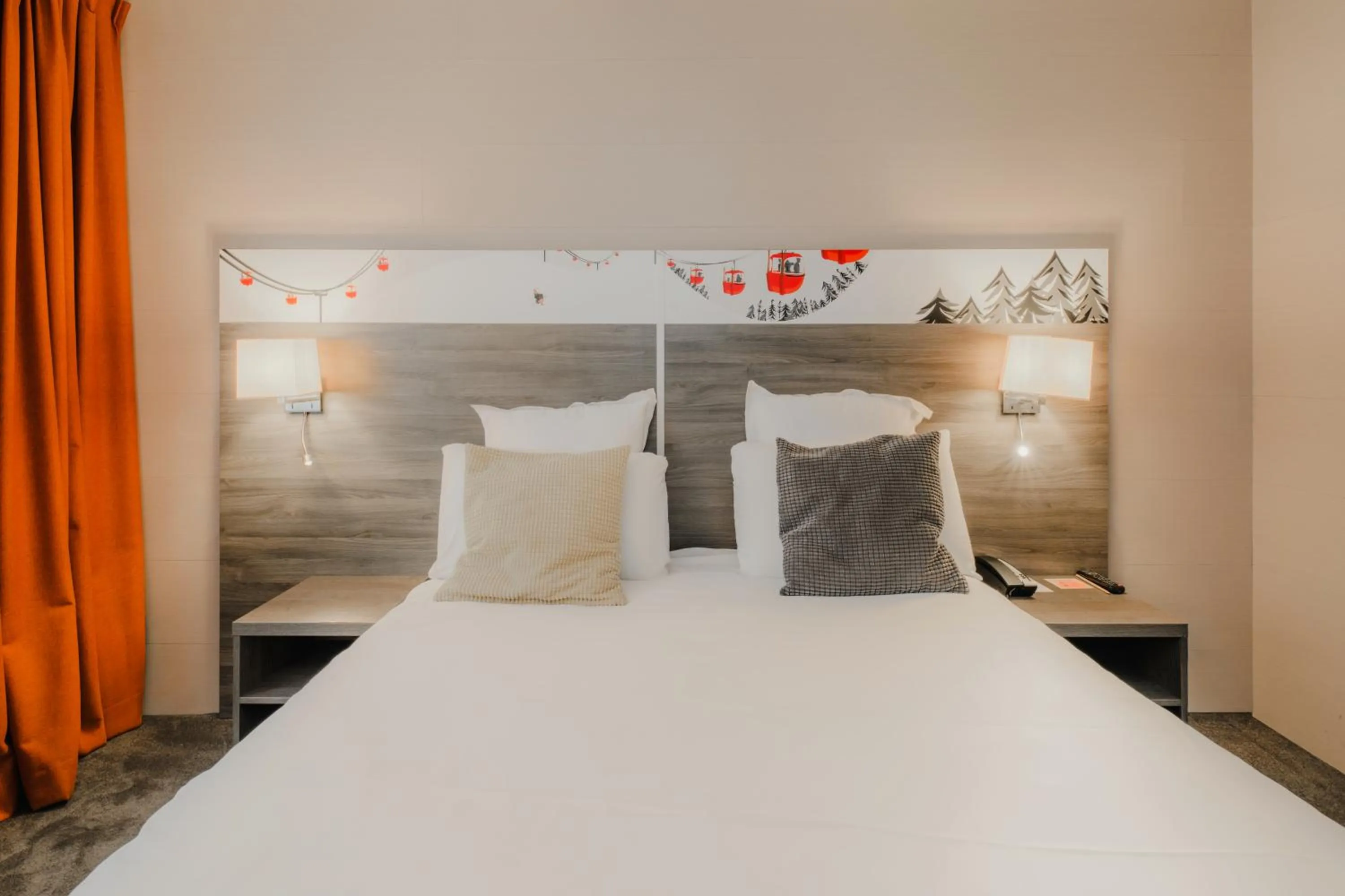 Bed in Mercure Annecy Sud