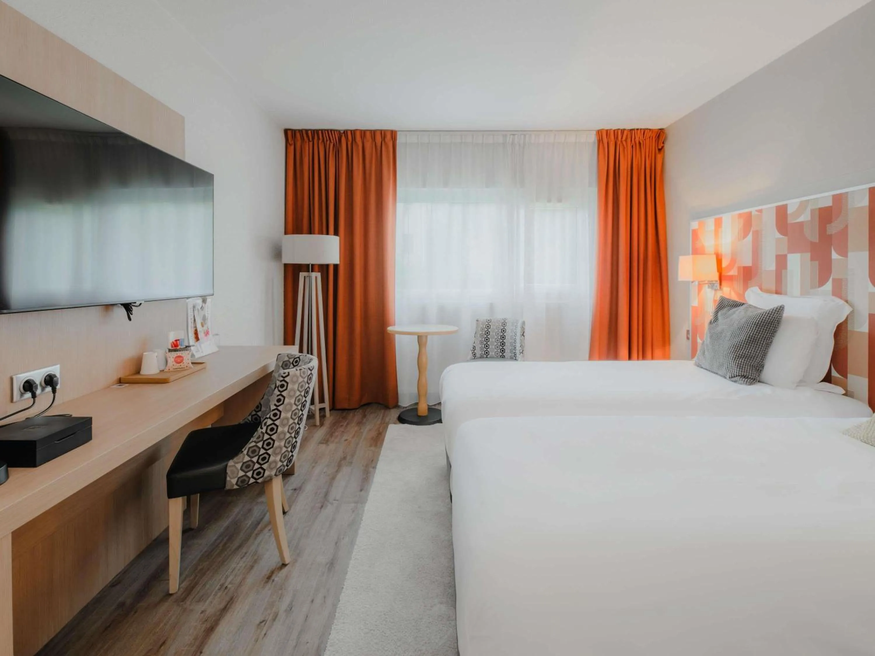 Bedroom, Bed in Mercure Annecy Sud