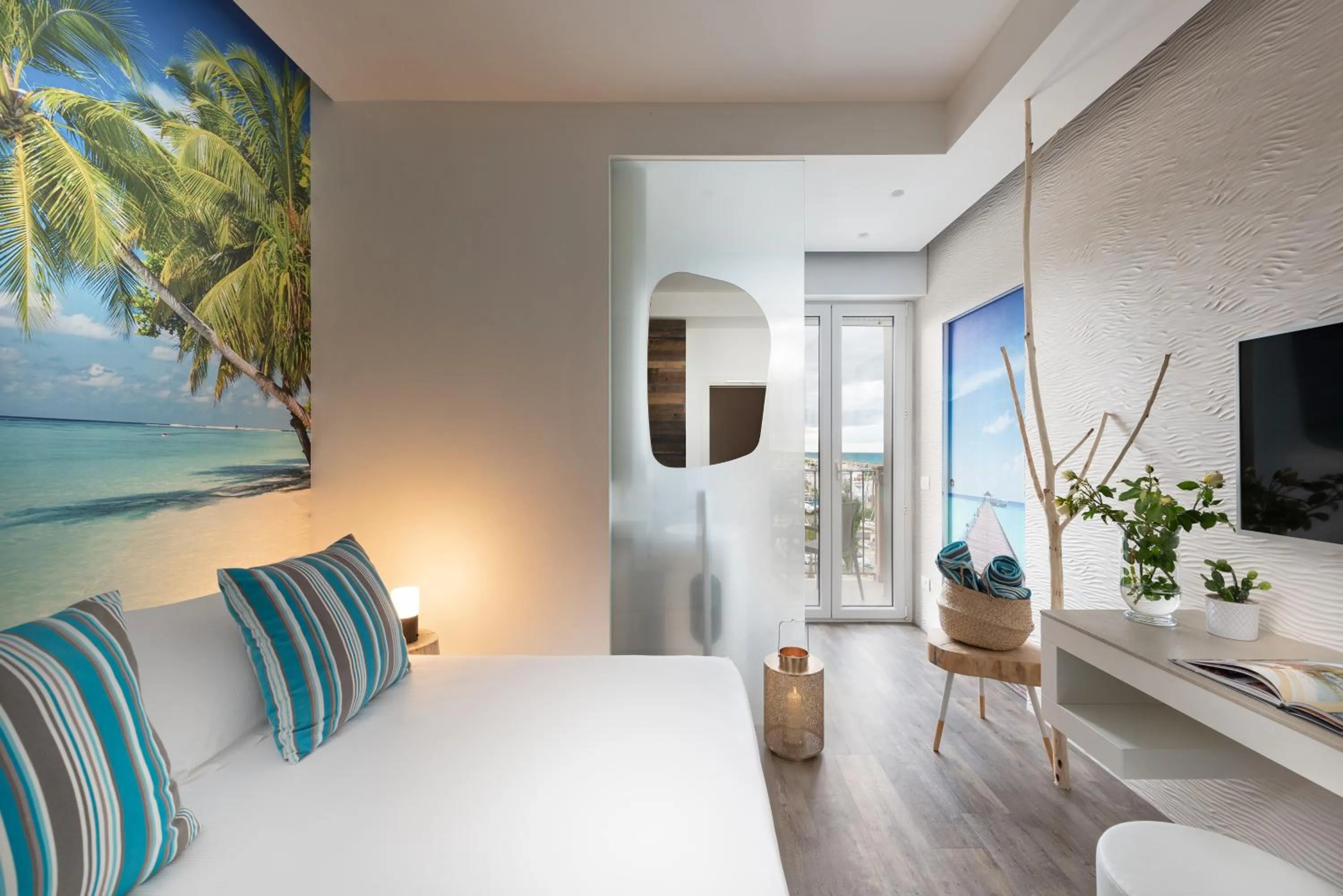 Bed in Hotel Liberty Beach - Parking & Beach