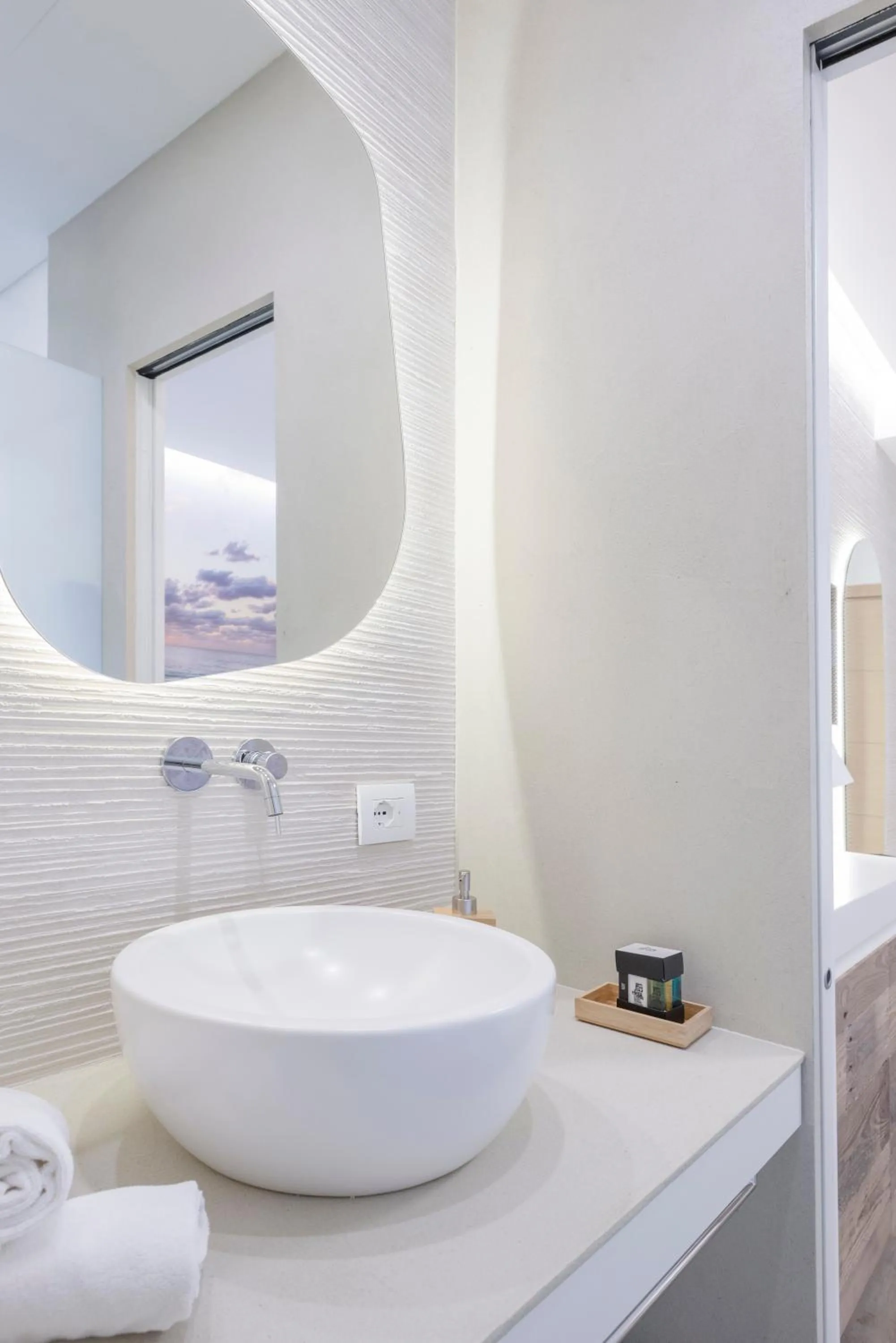 Bathroom in Hotel Liberty Beach - Parking & Beach