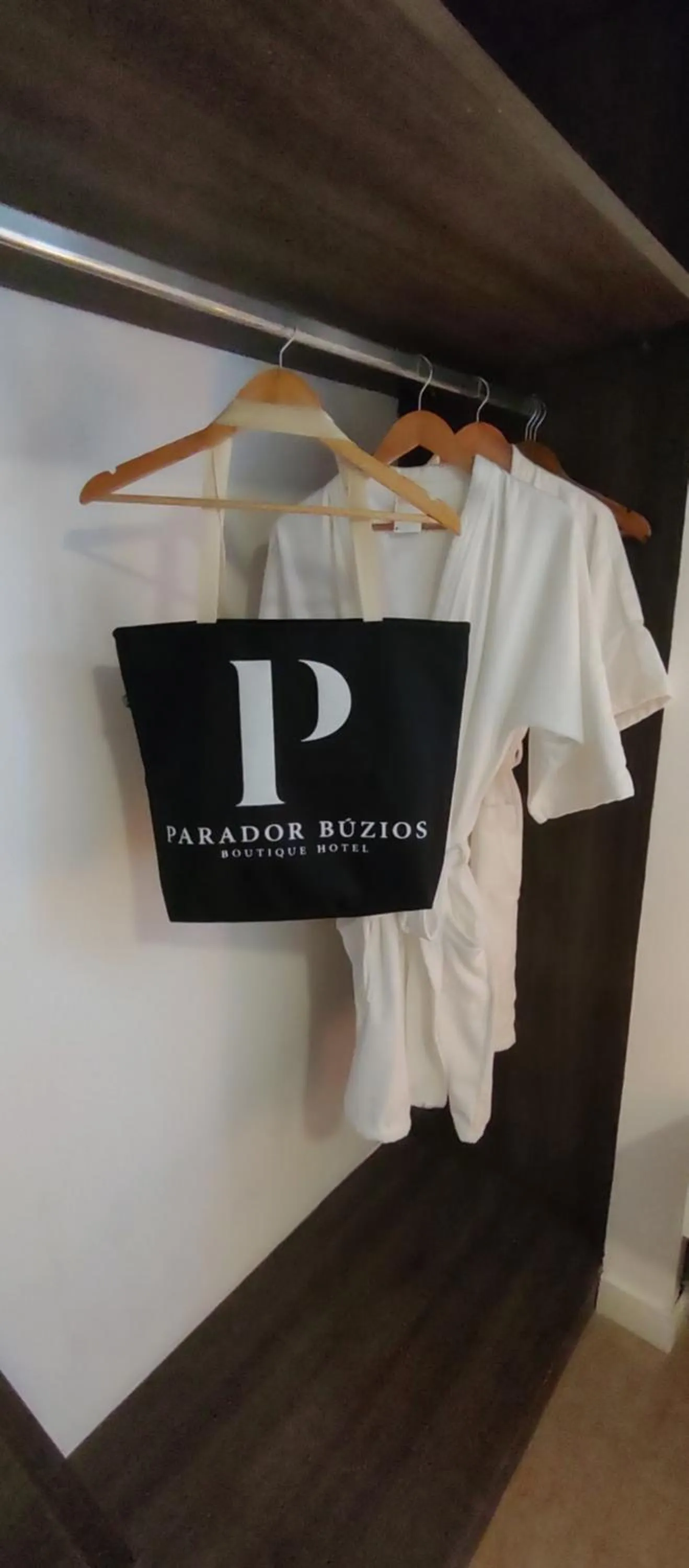 wardrobe in Parador Búzios Boutique Hotel