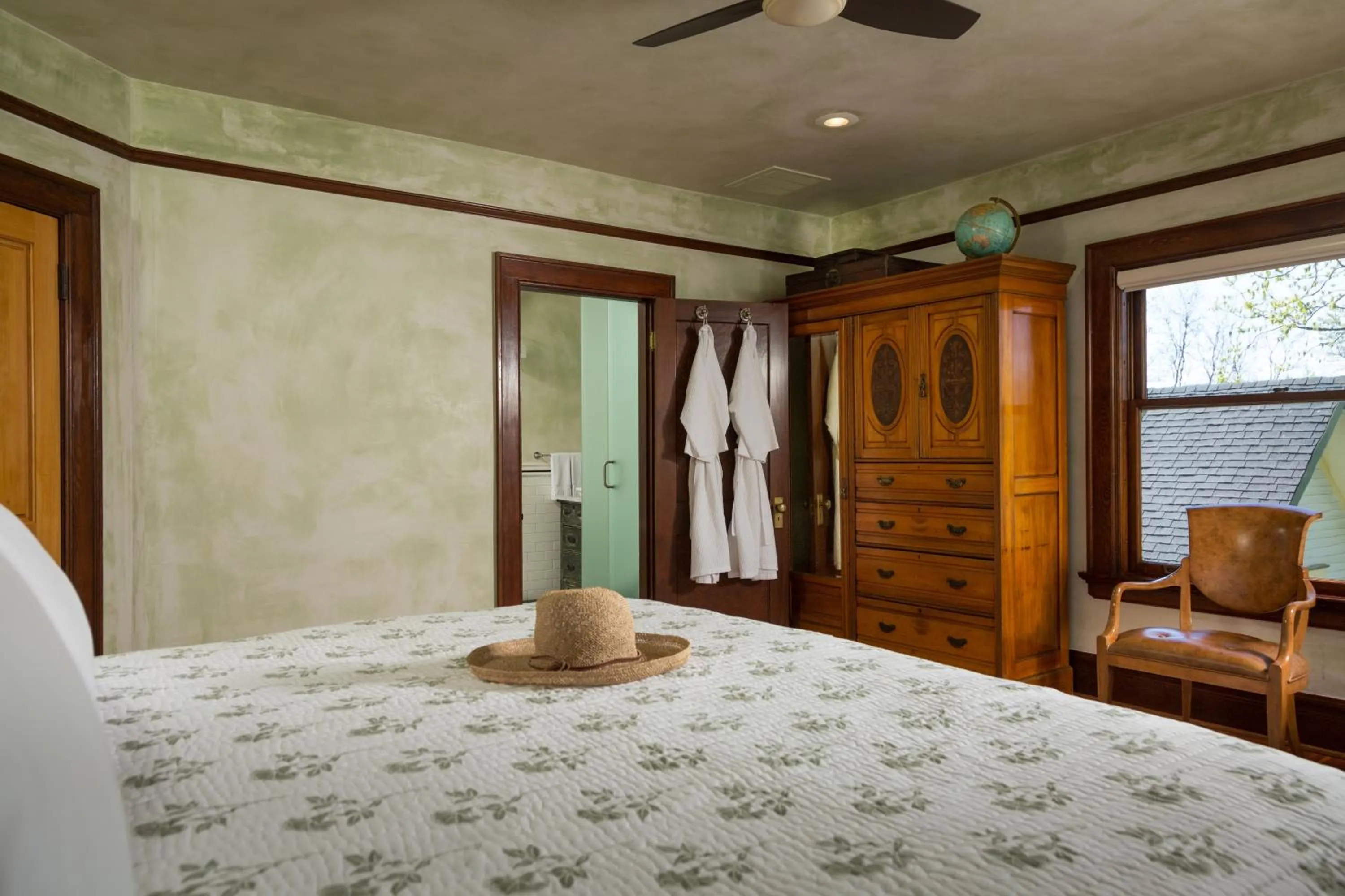 Bed in The Inn at Abeja