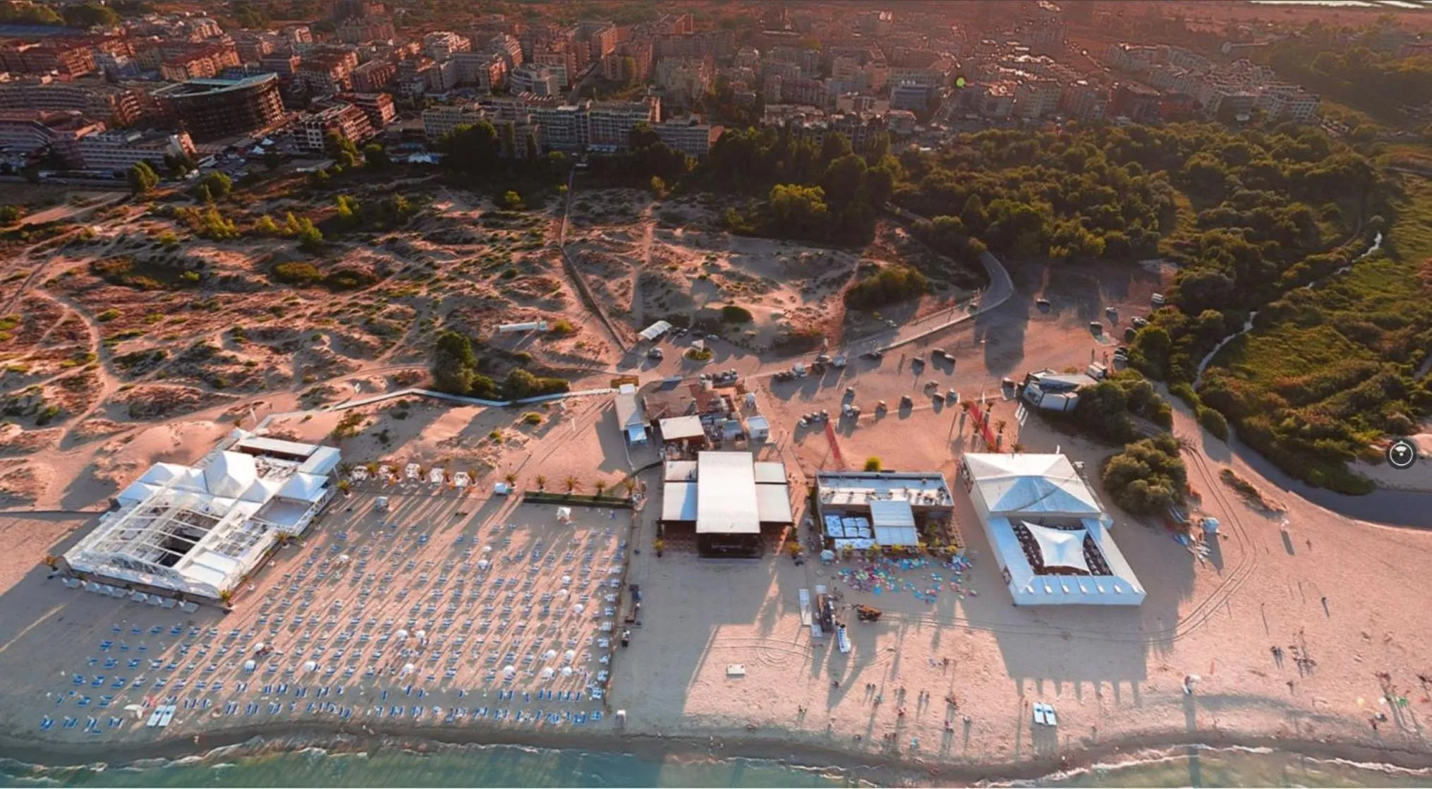 Beach in Favorit Aparthotel