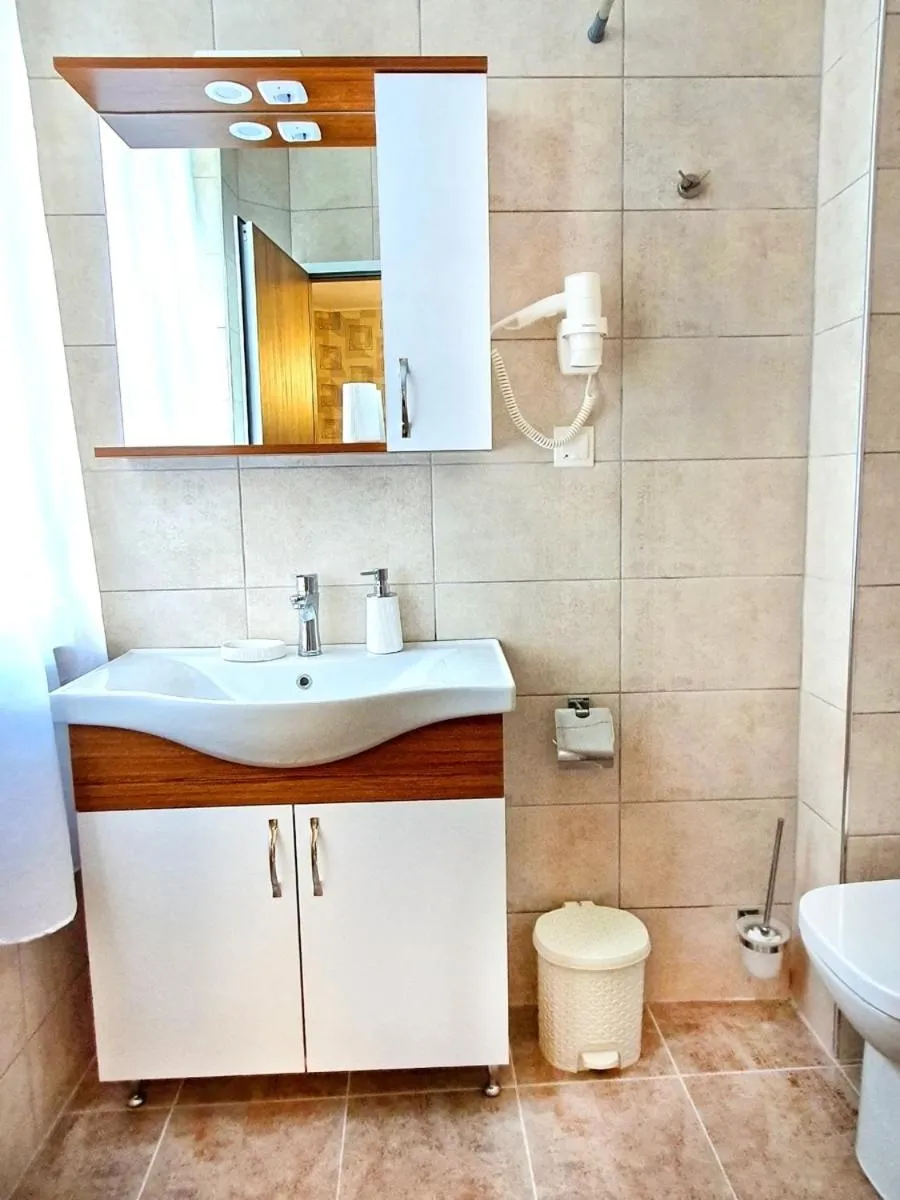 Shower in Favorit Aparthotel