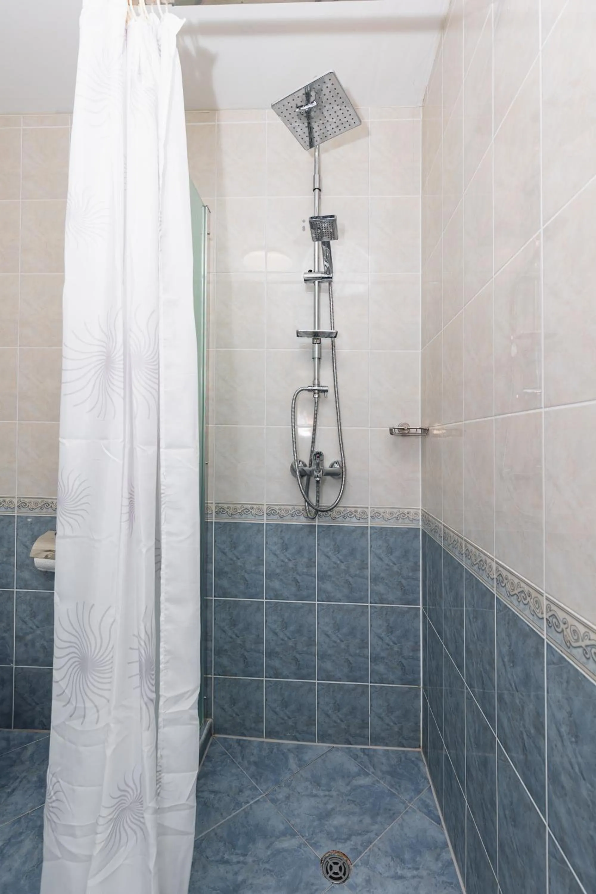 Shower in Favorit Aparthotel