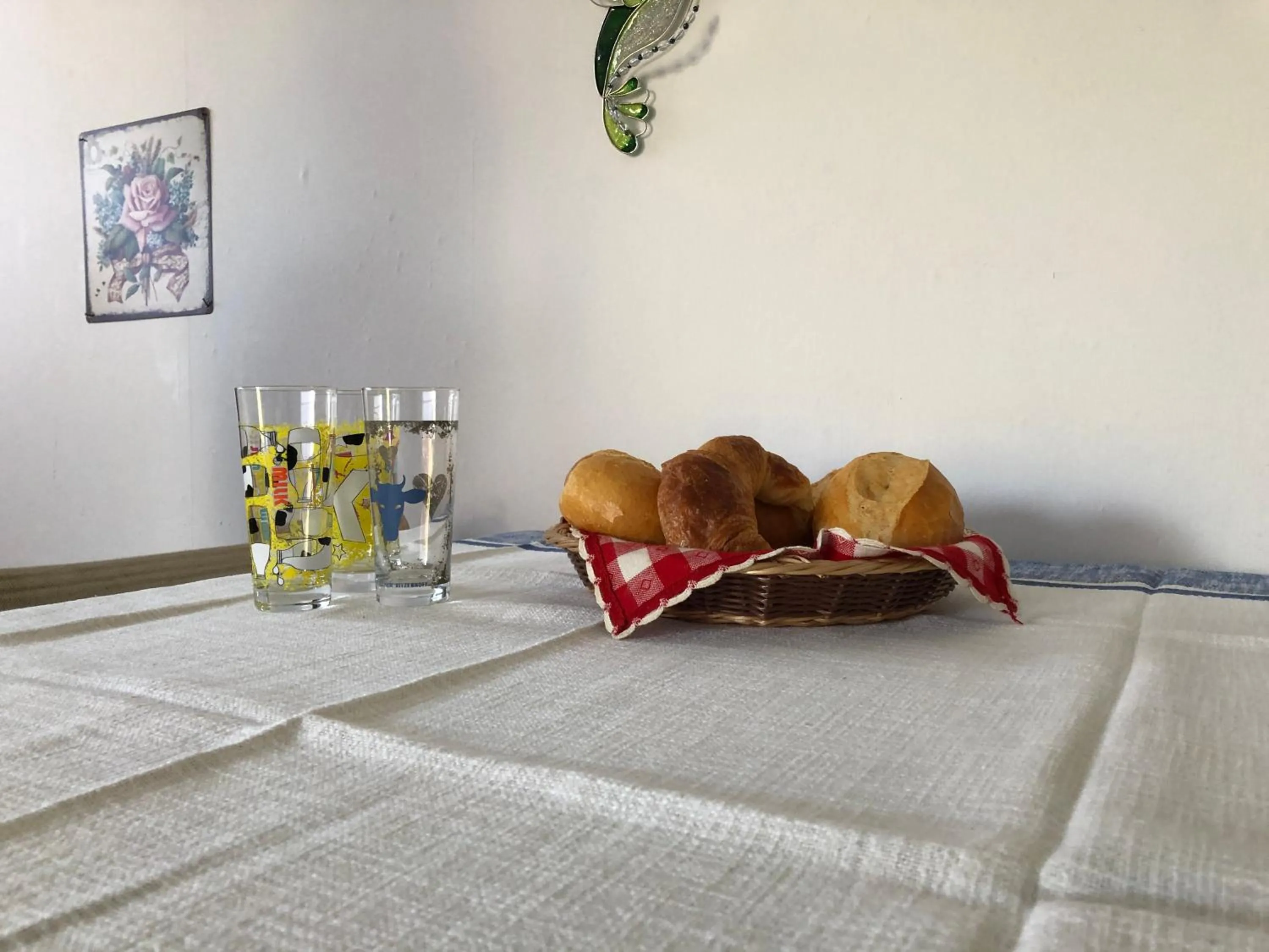Dining area, Bed in Alicia